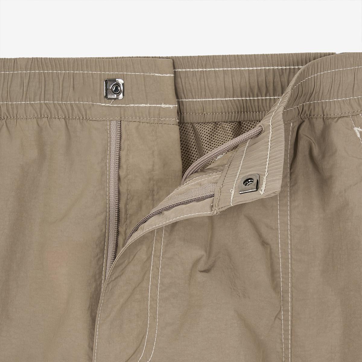 (35)Beige