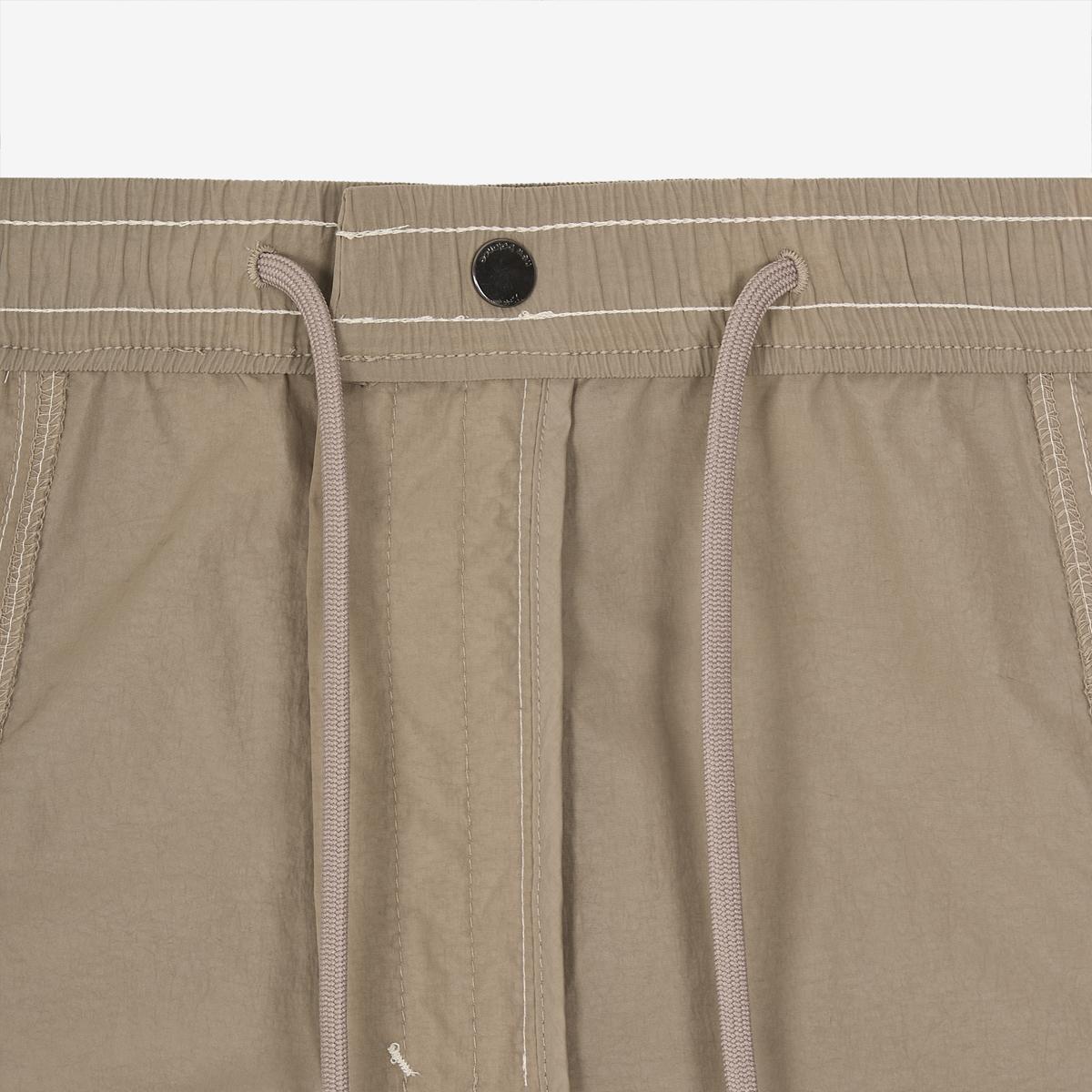 (35)Beige