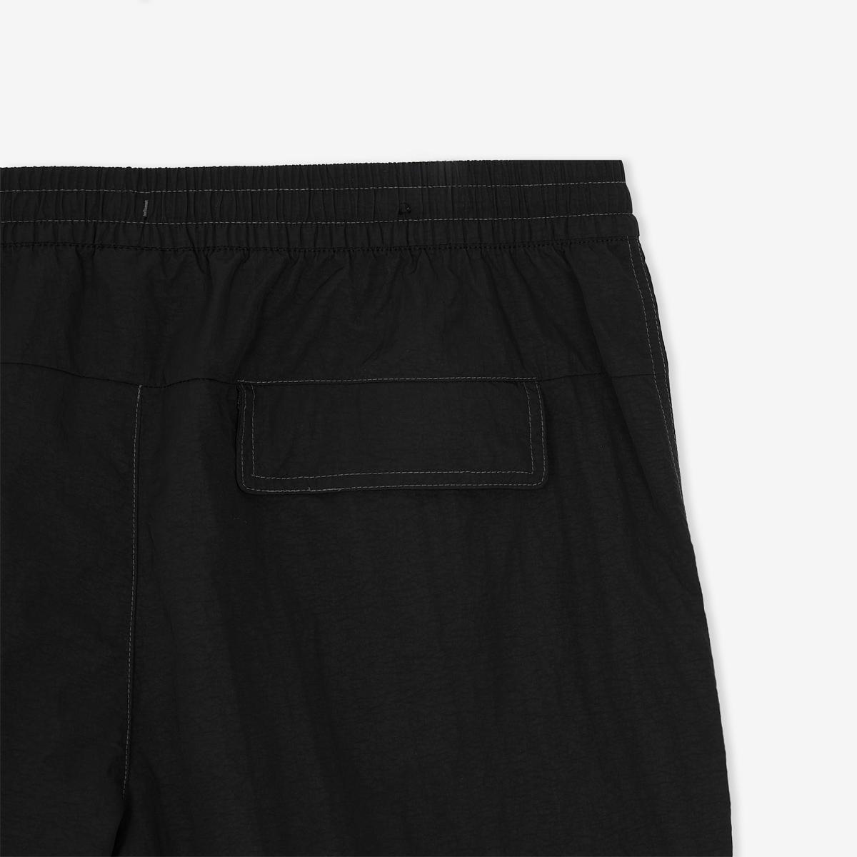 (19)Black