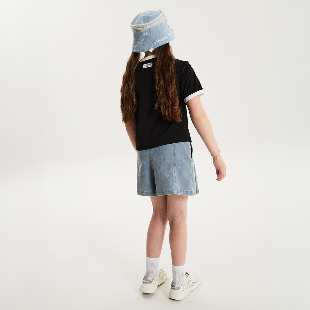 (19)Black