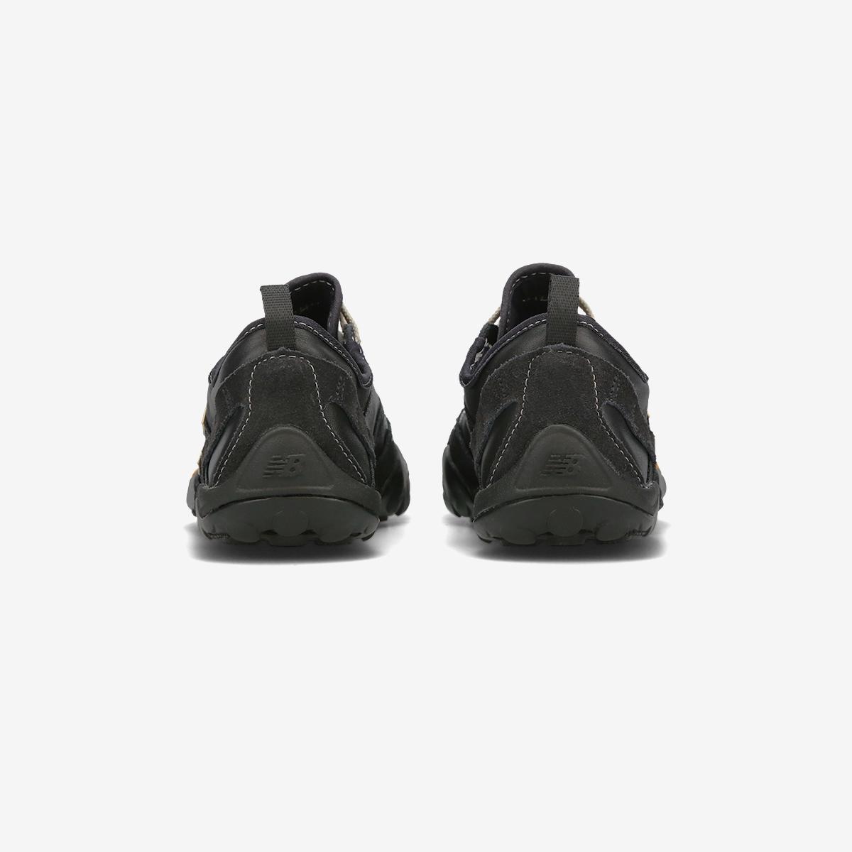 (19)Black