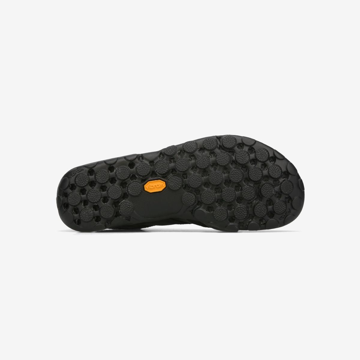 (19)Black