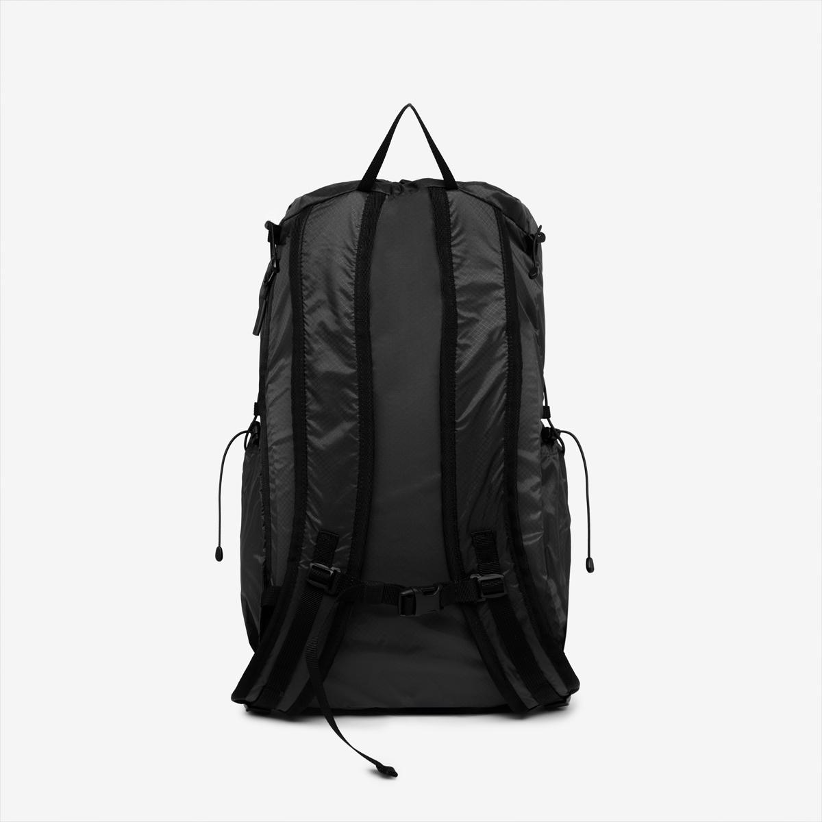 (19)Black