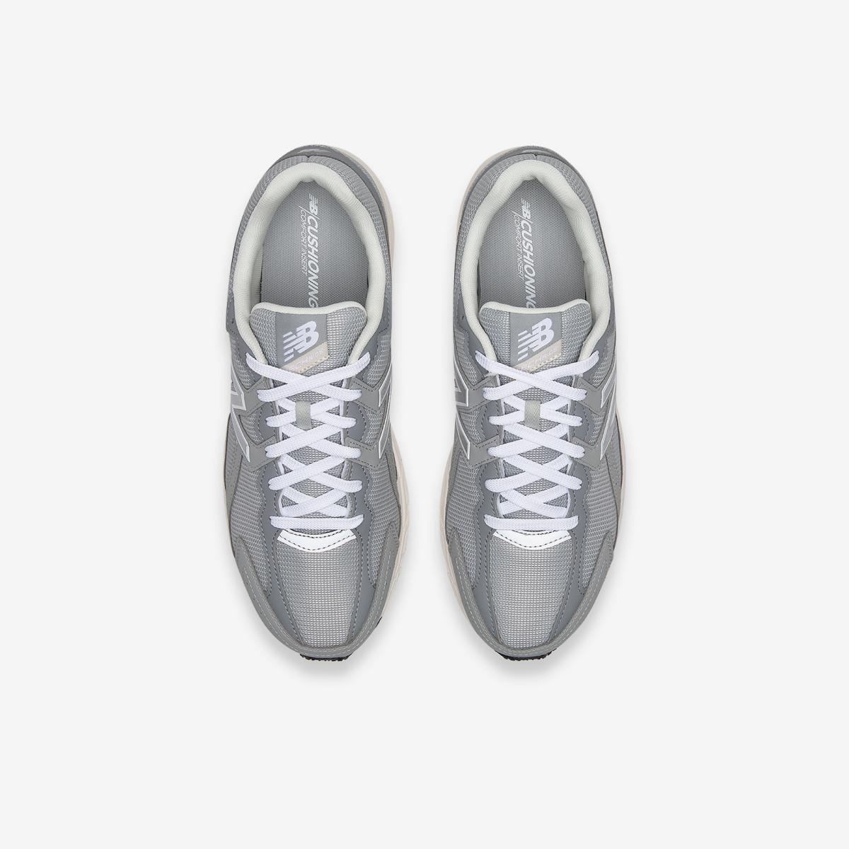 (15)Gray