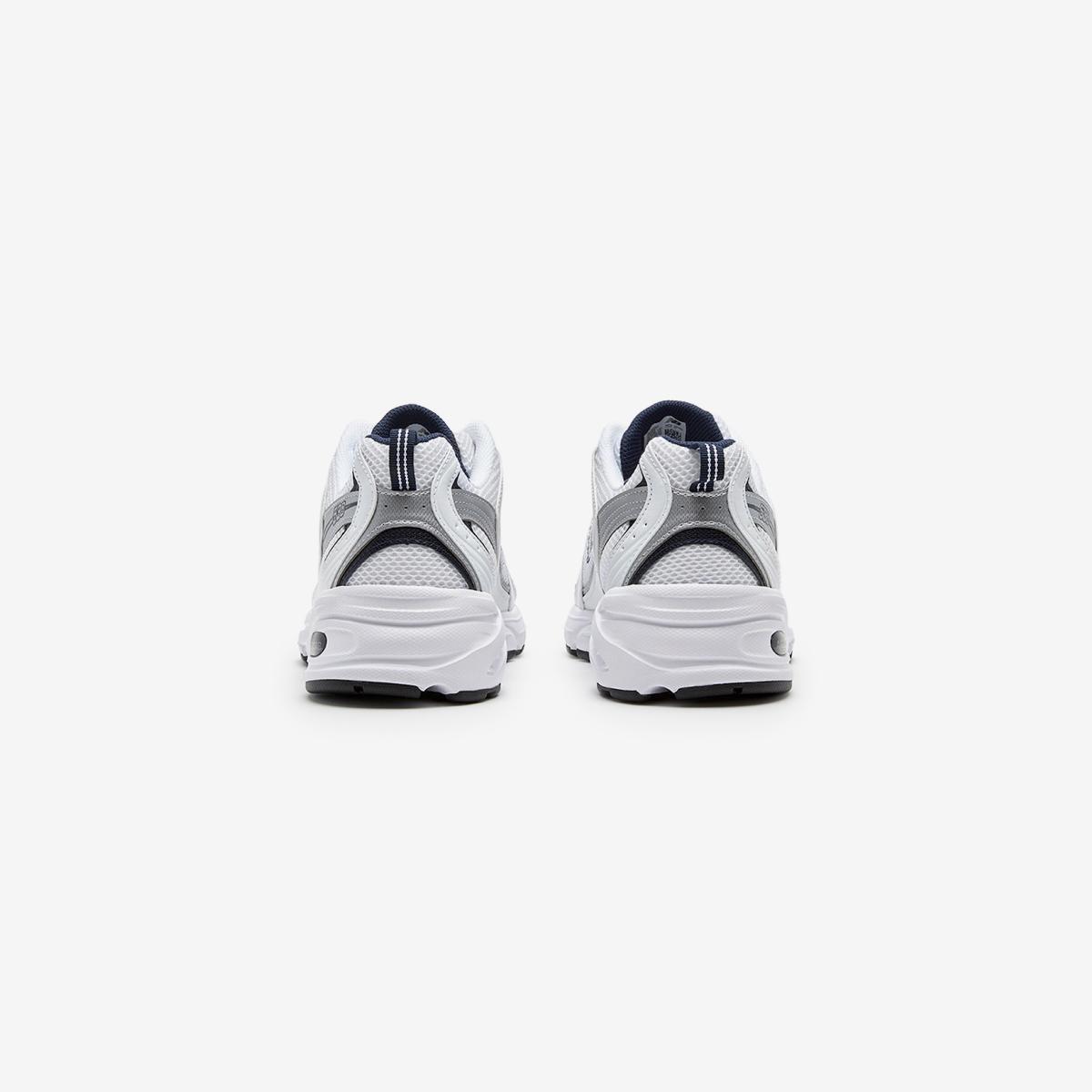 (10)White