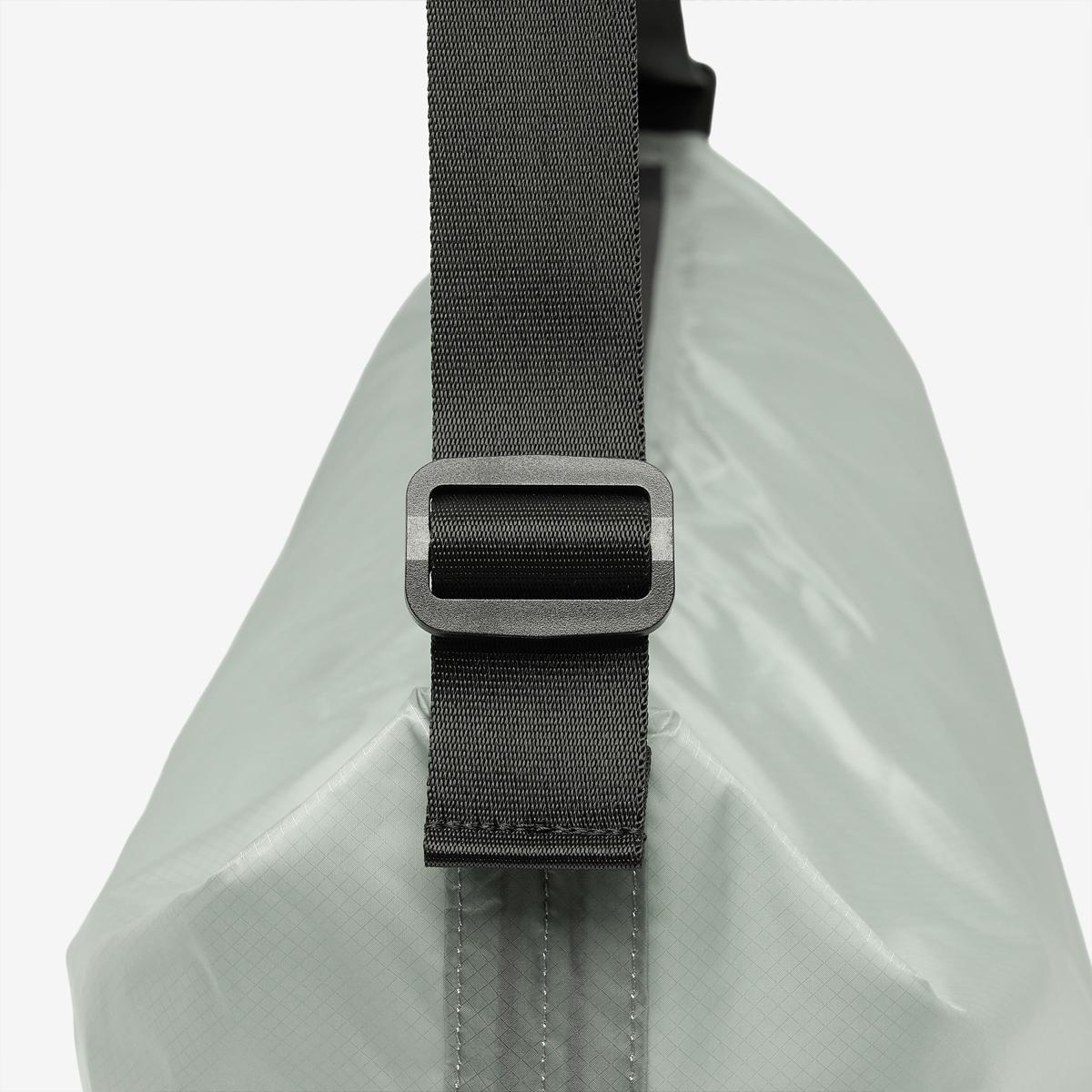 (16)Light Gray