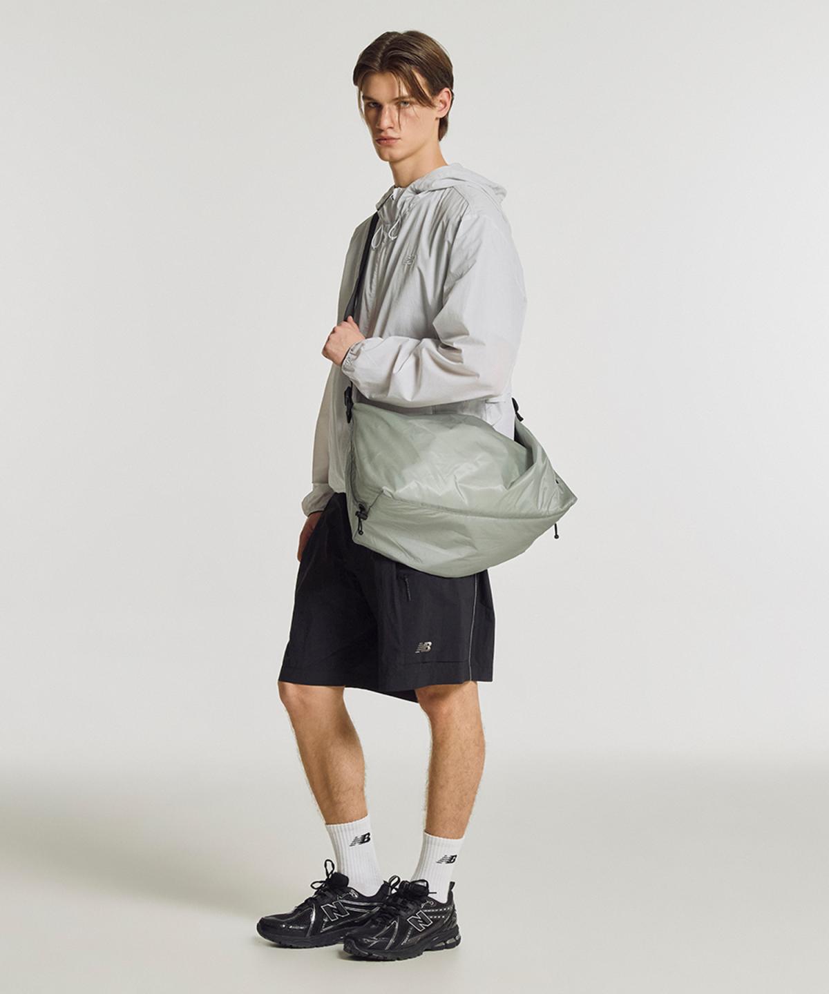 (16)Light Gray
