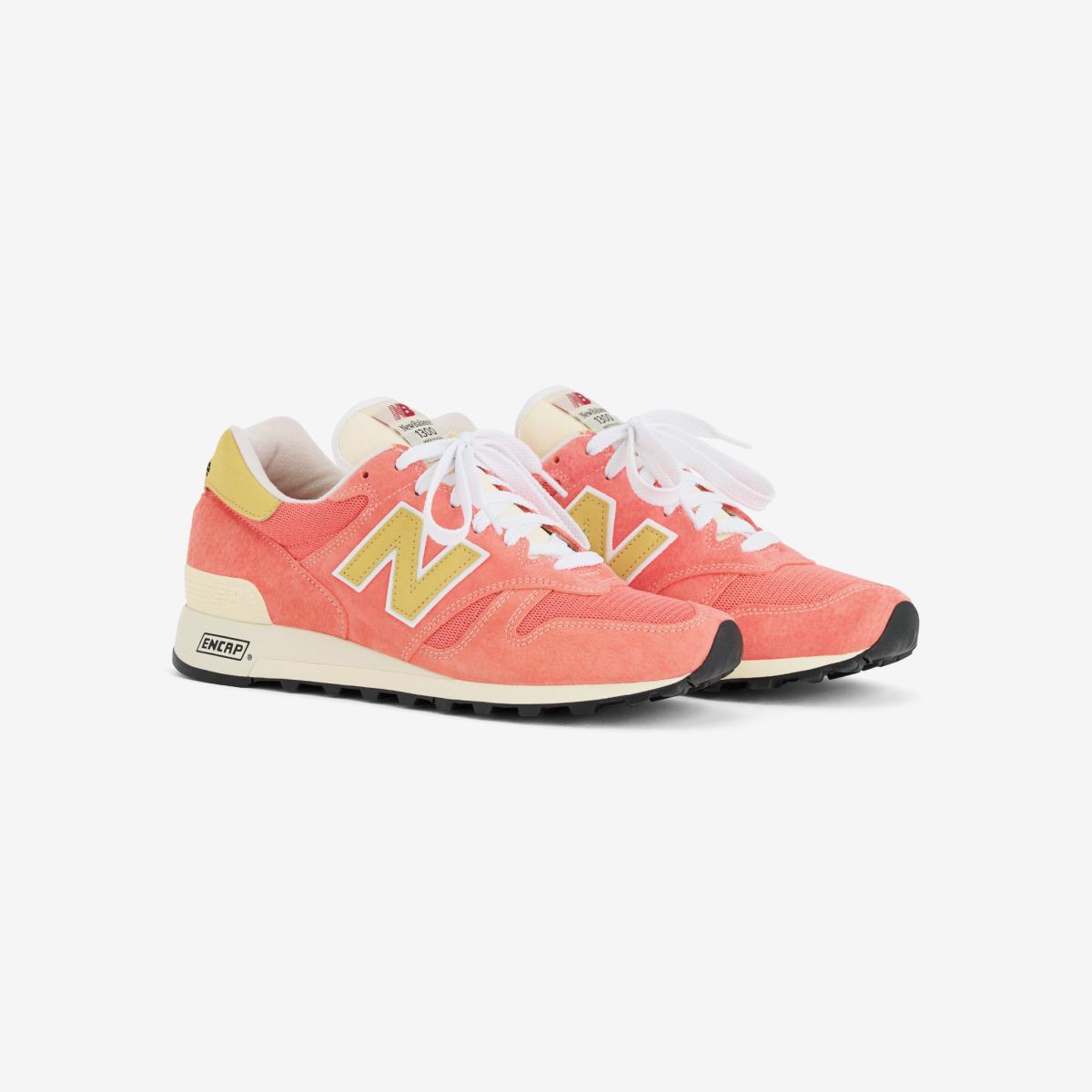 (61)Coral