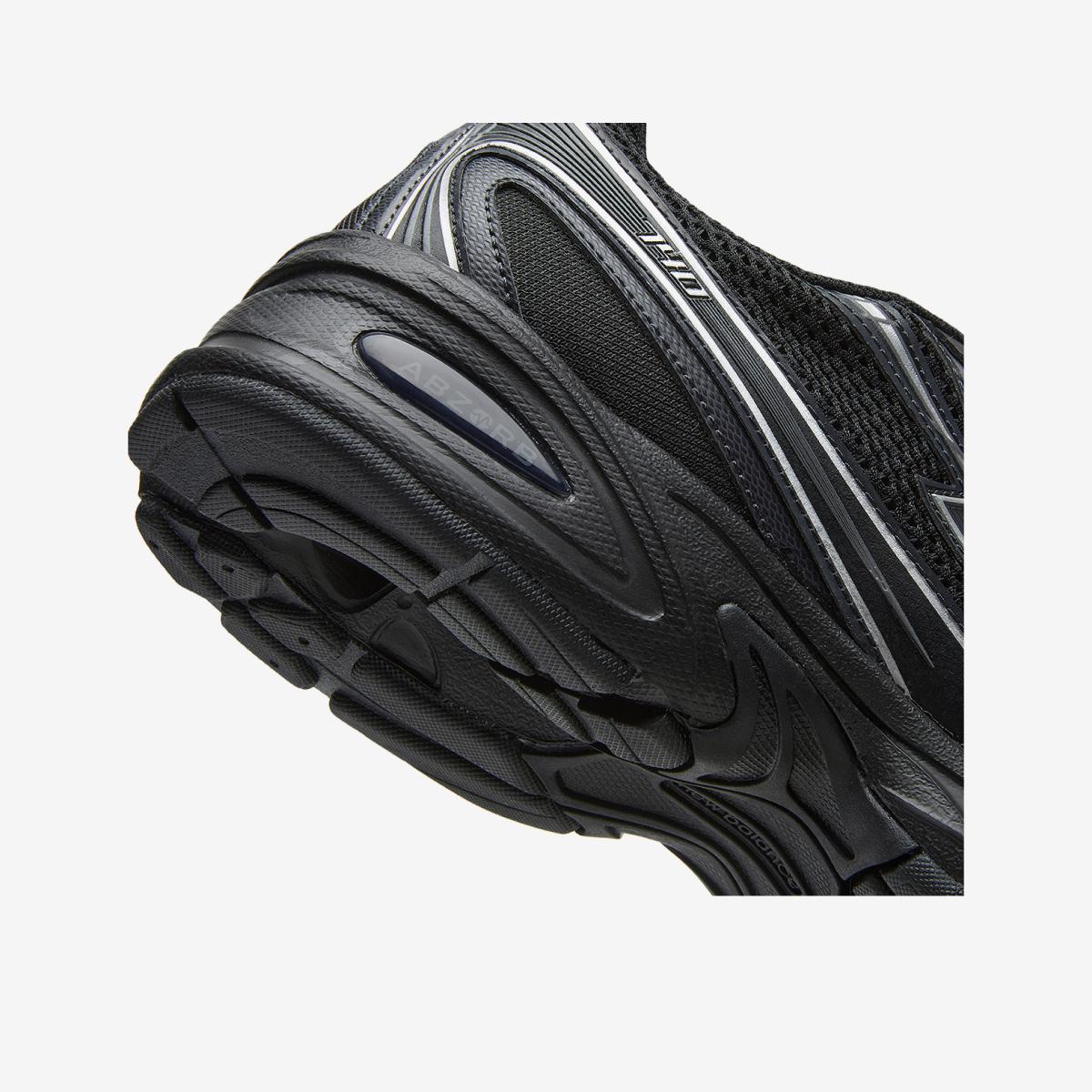 (19)Black