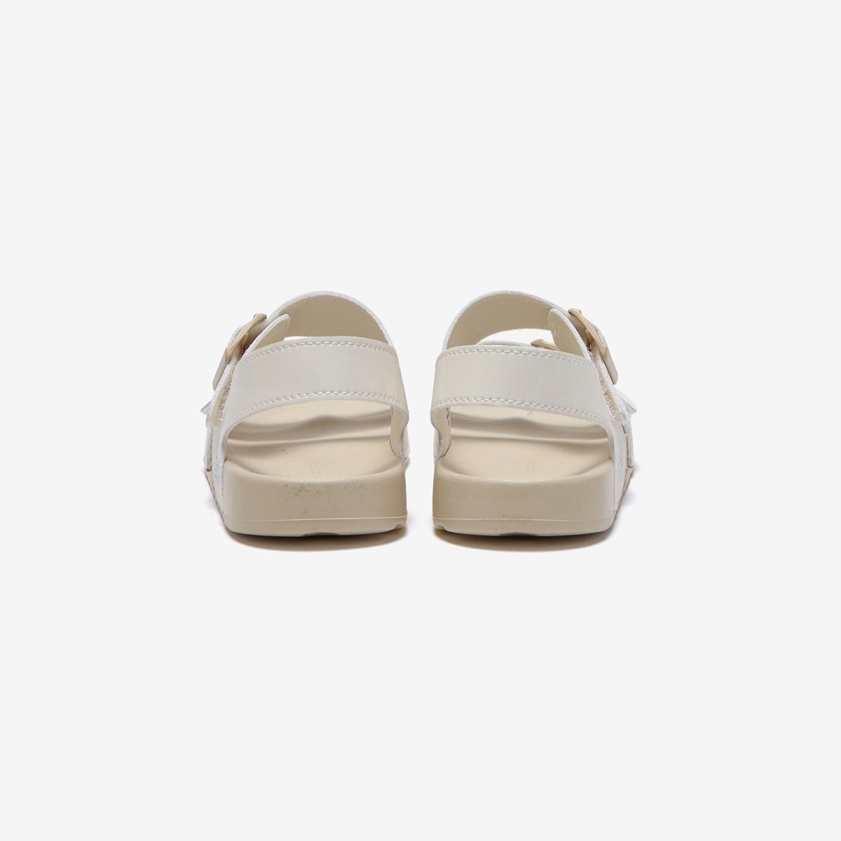 (39)Ivory