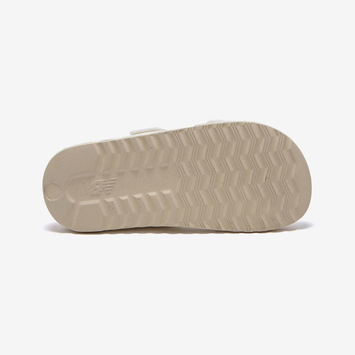 (39)Ivory