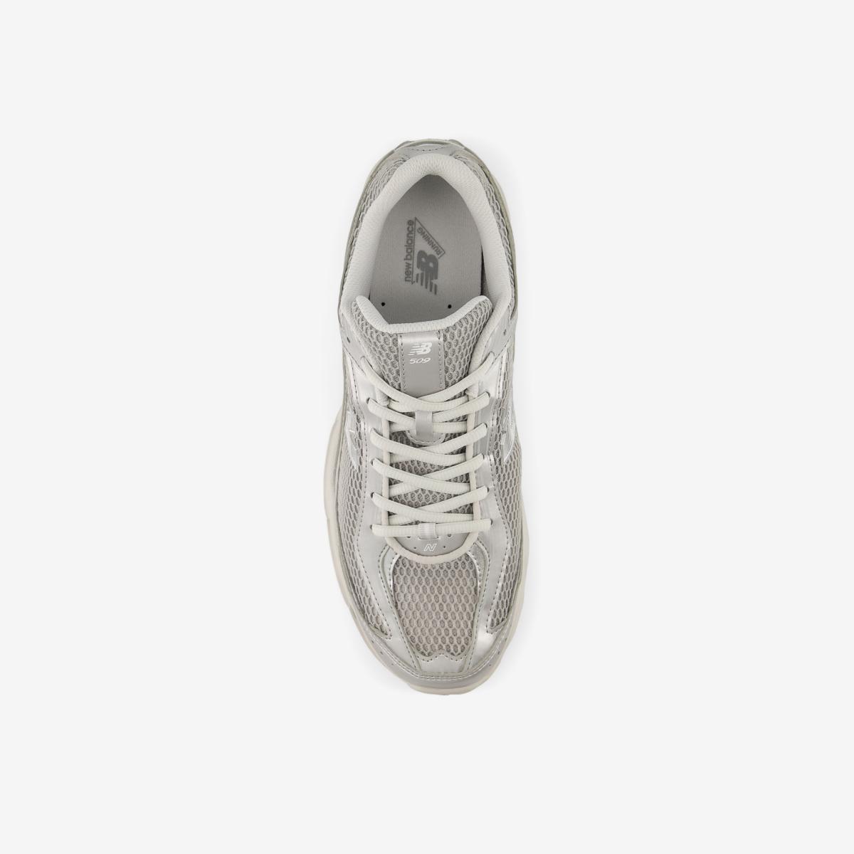 (91)Silver