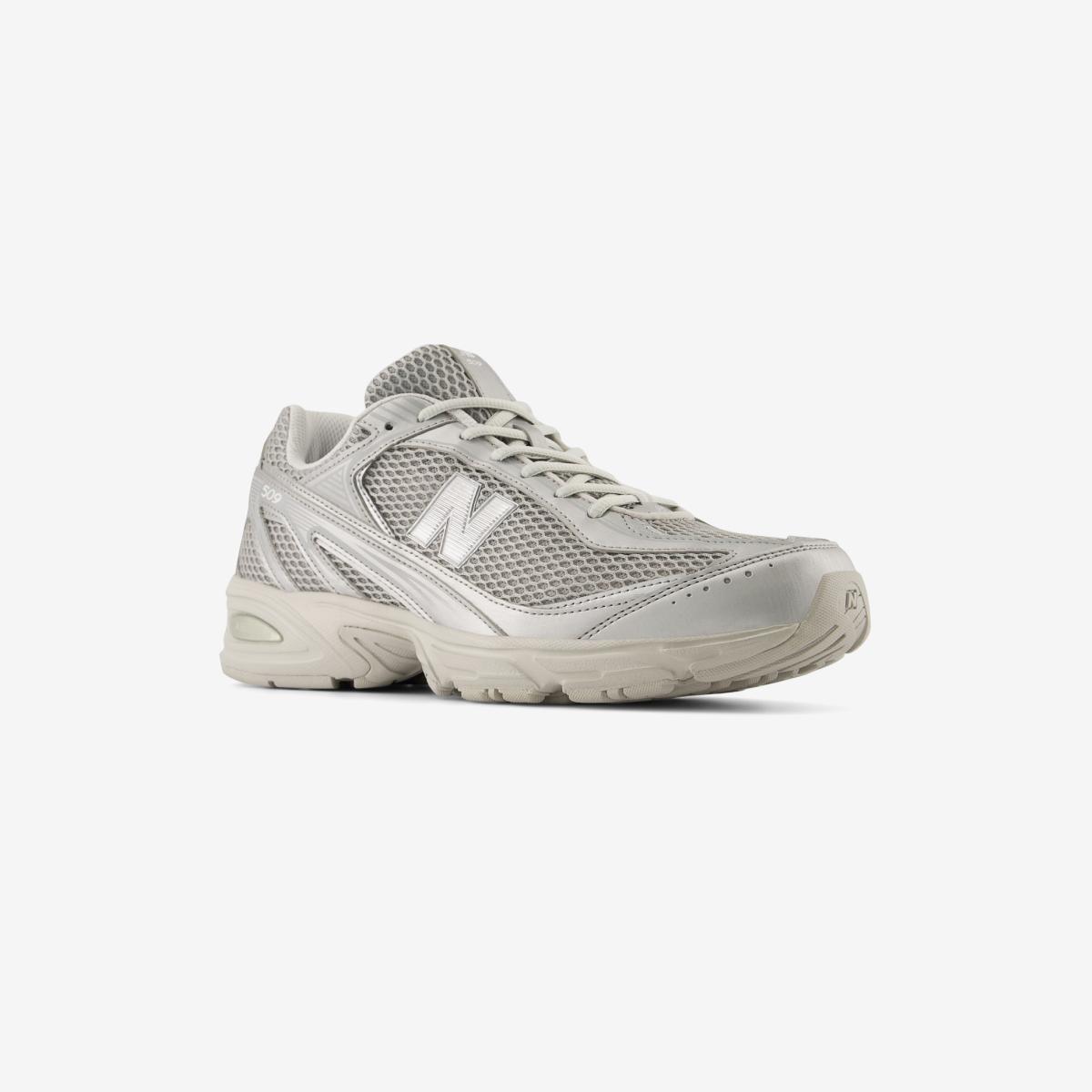 (91)Silver
