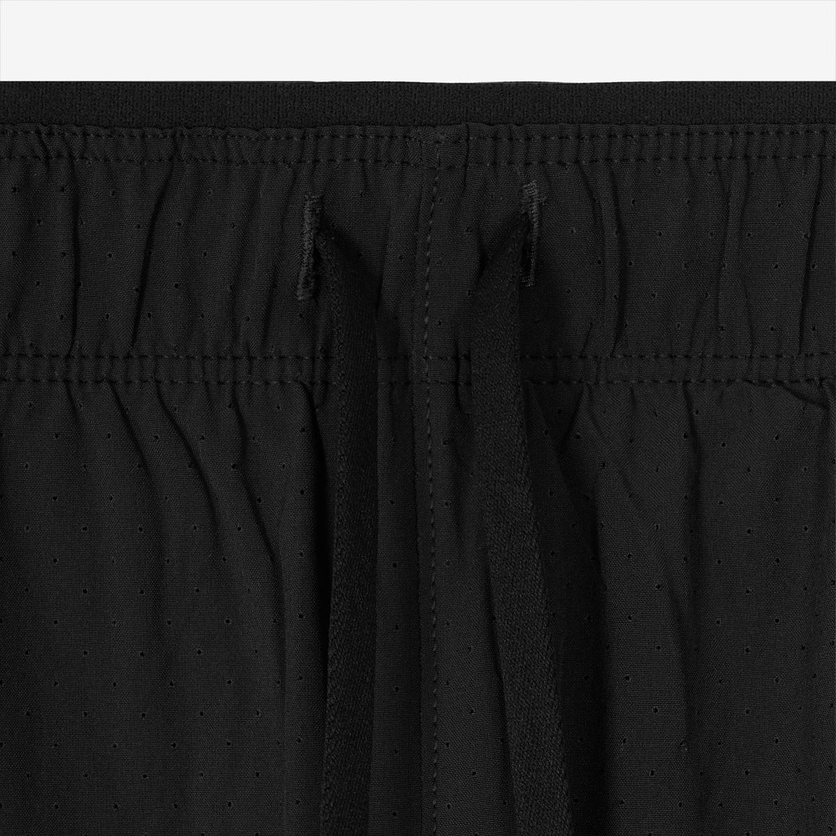(19)Black