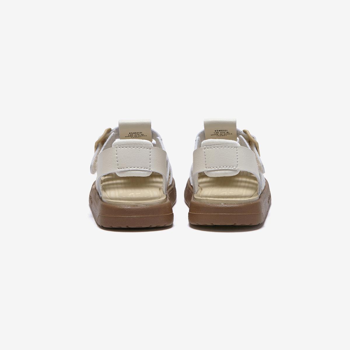 (39)Ivory