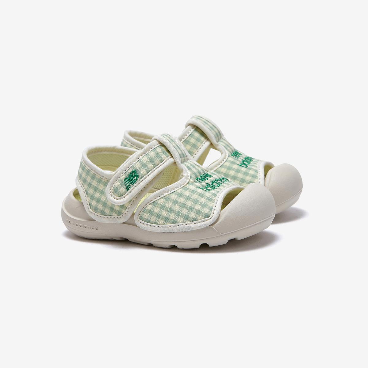 (40)Green