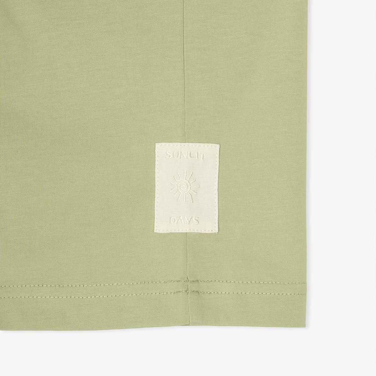 (40)Green
