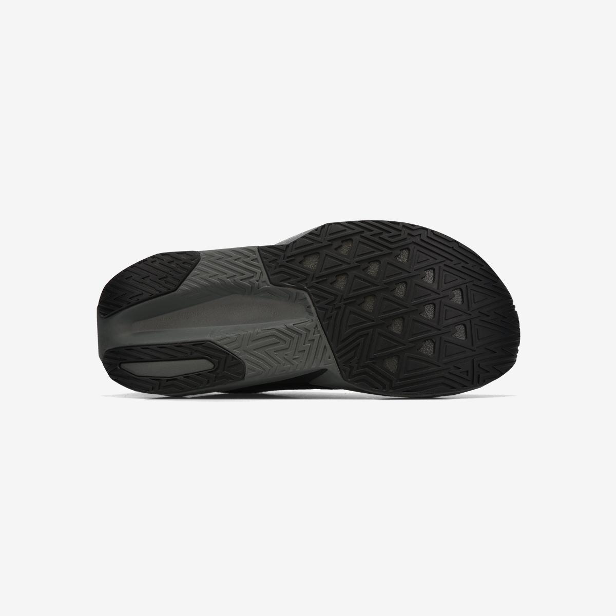 (19)Black
