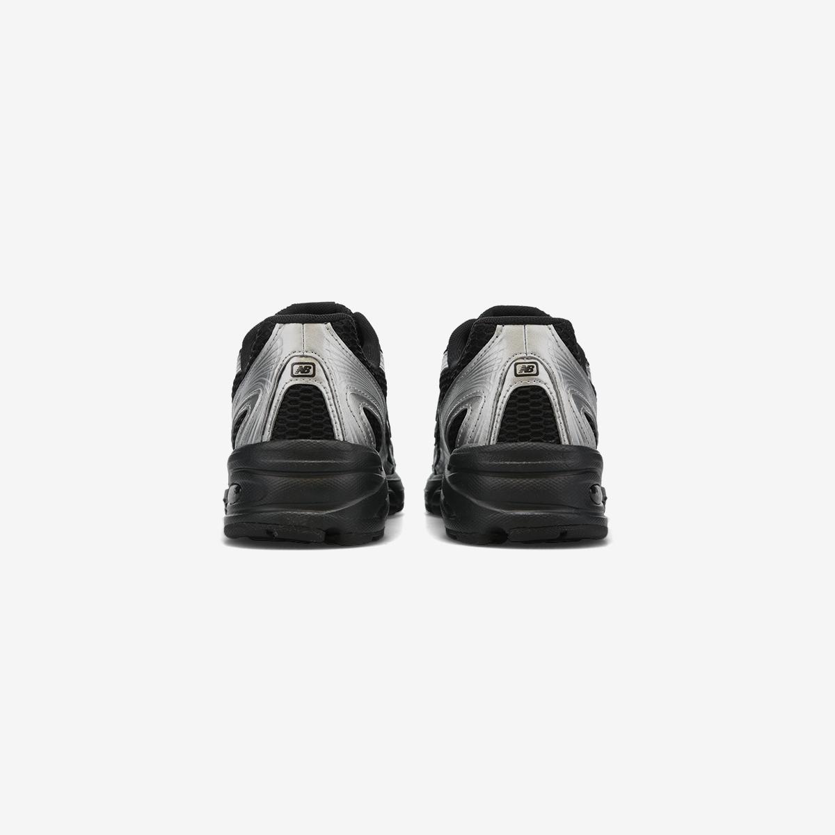 (19)Black