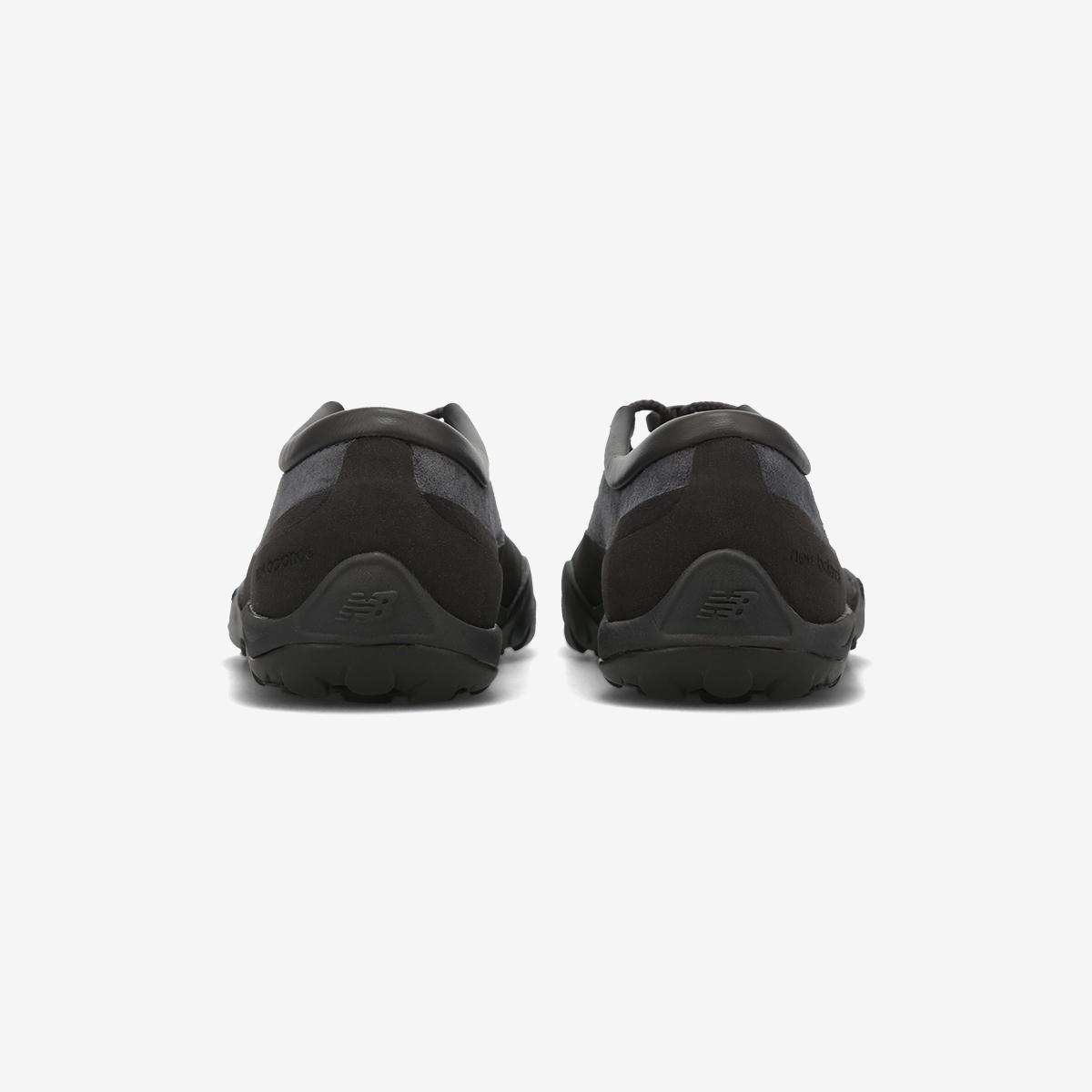 (19)Black