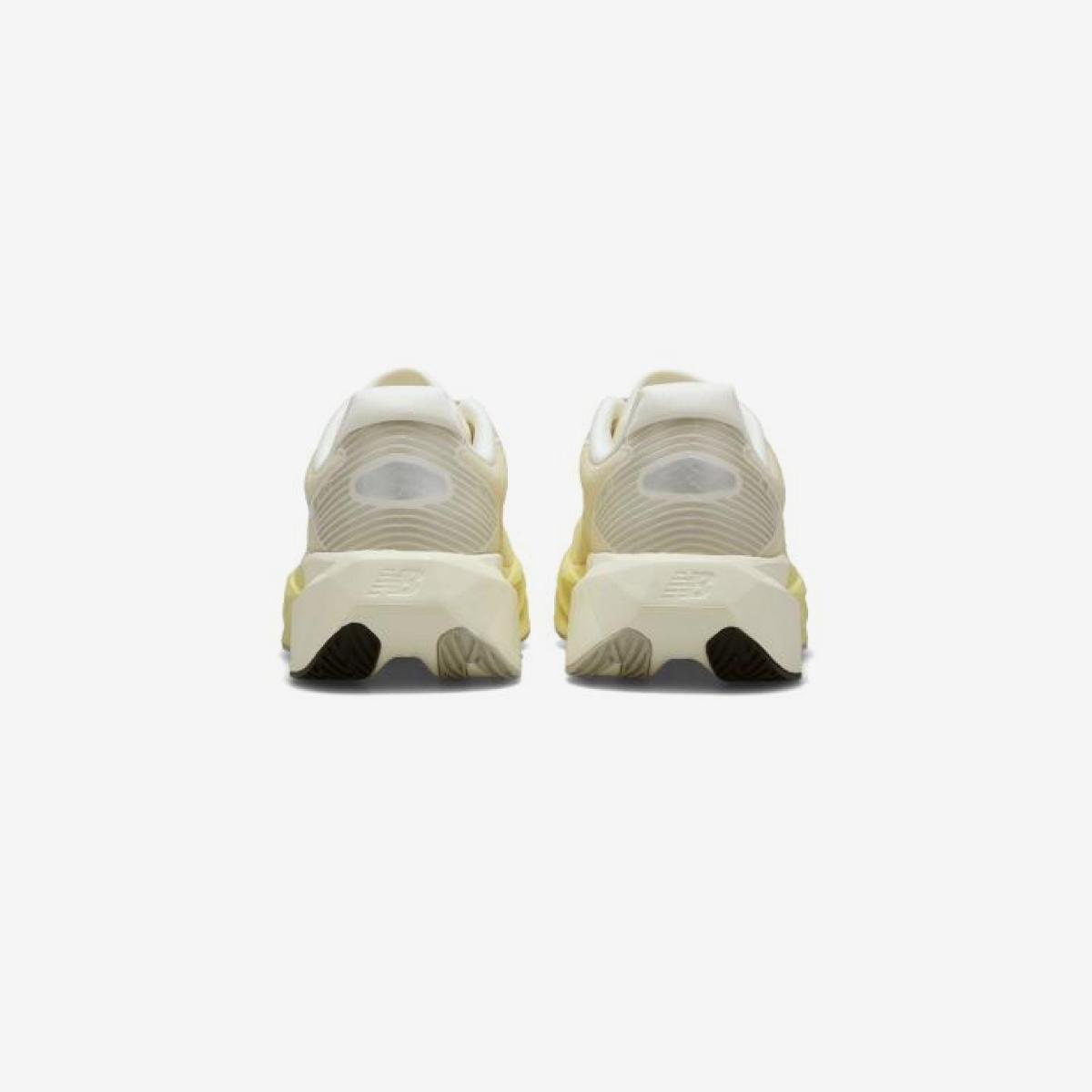 (39)Ivory