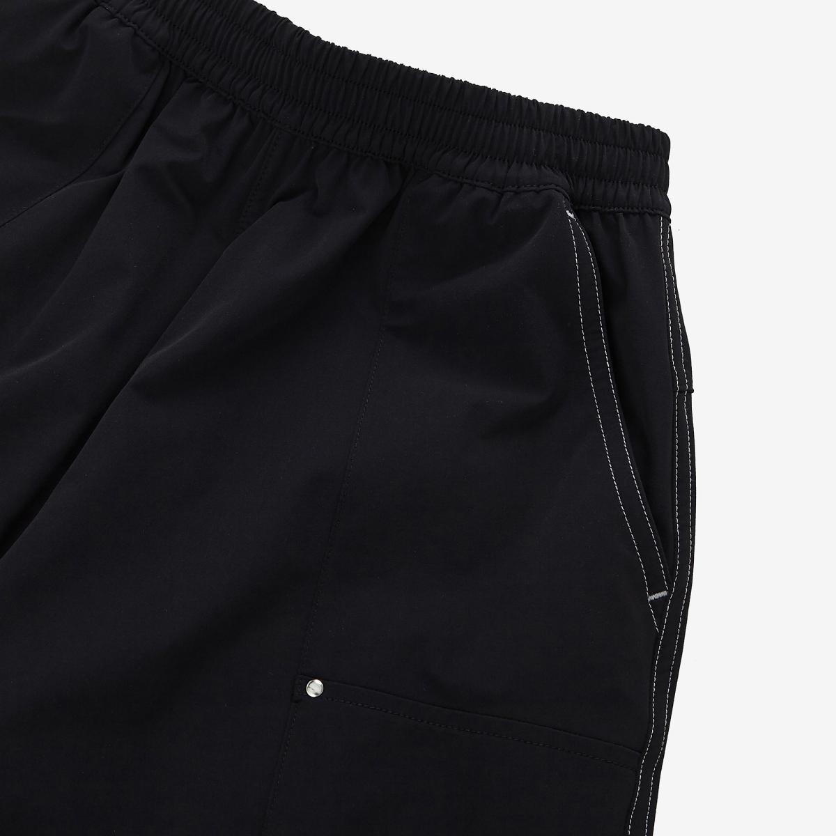 (19)Black