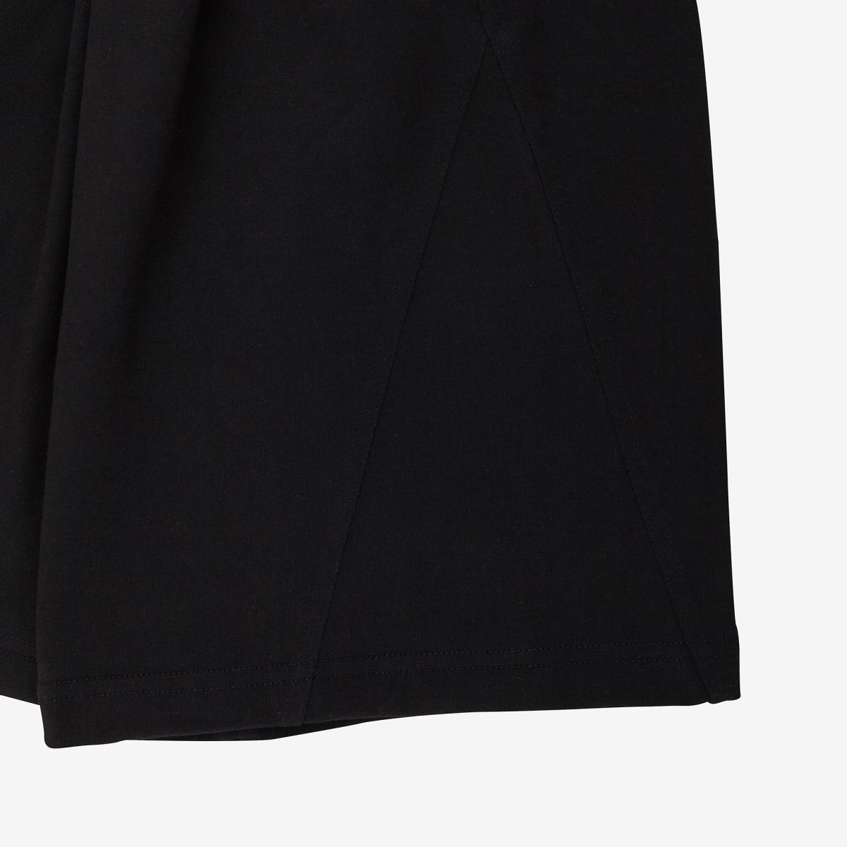 (19)Black
