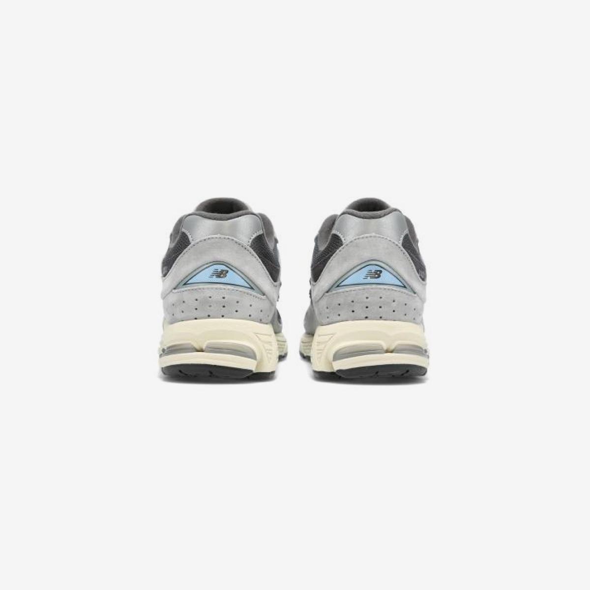 (15)Gray