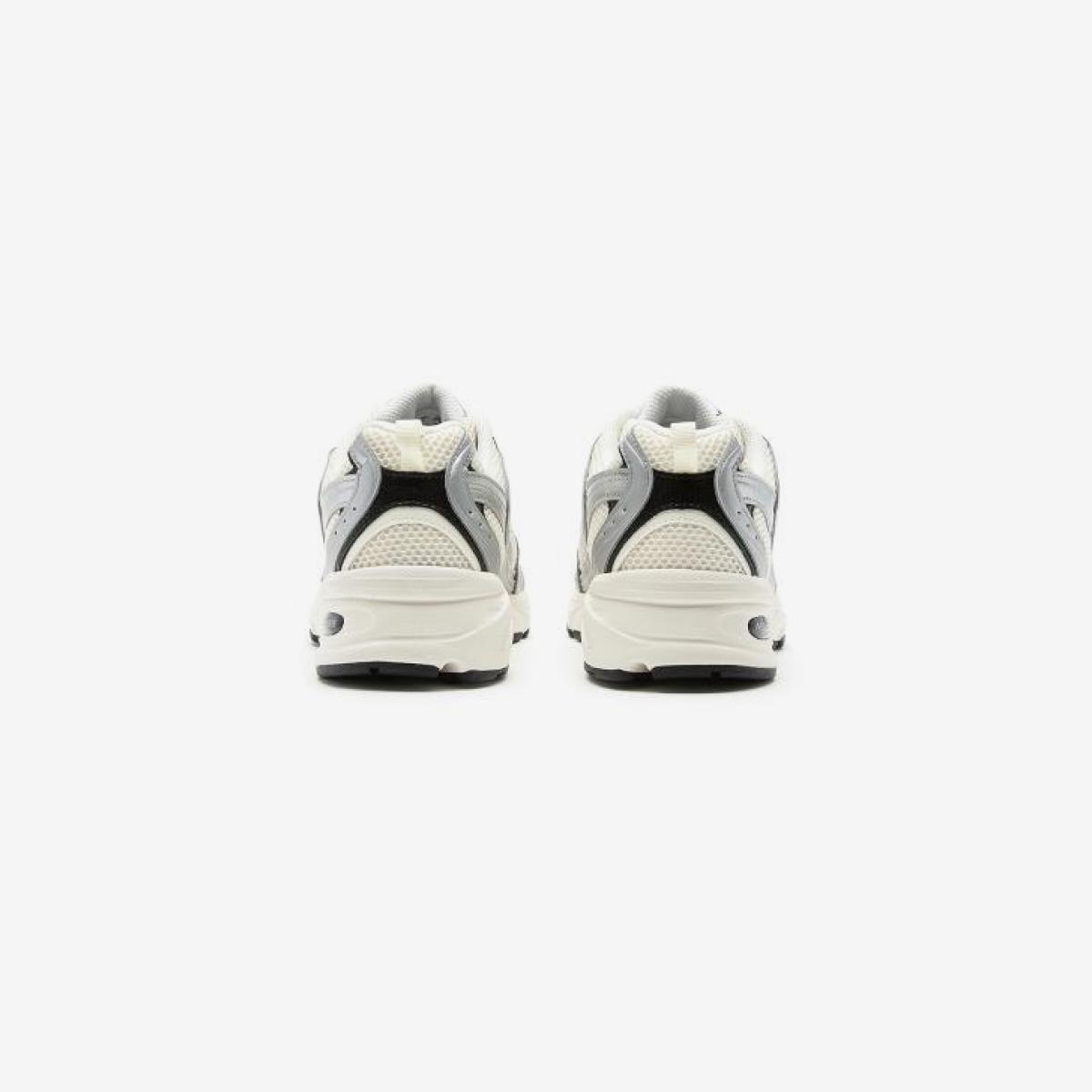 (91)Silver