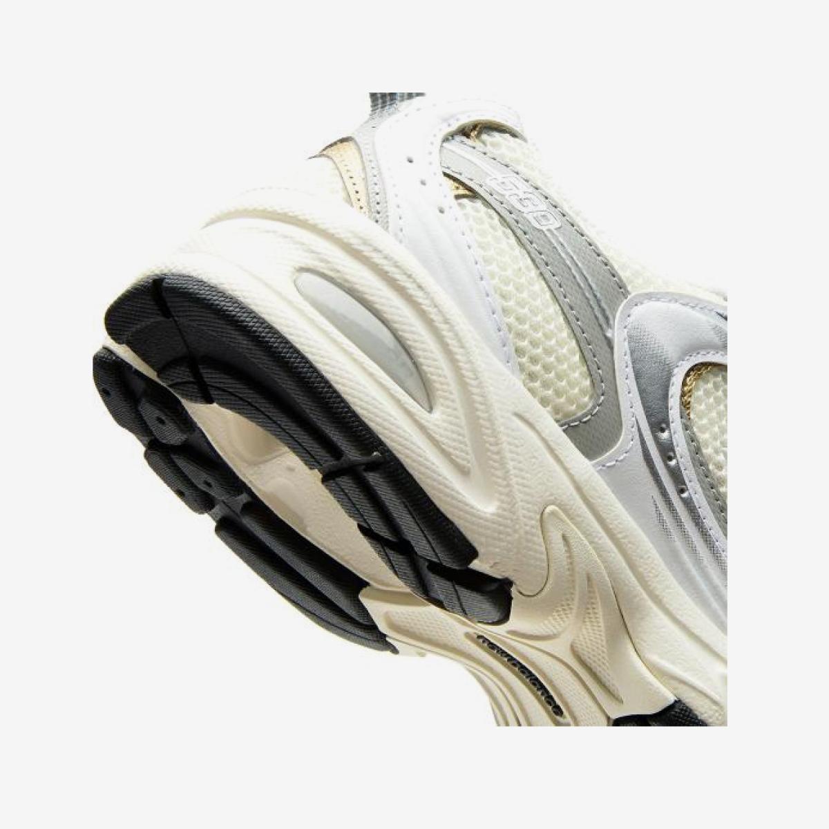 (10)White