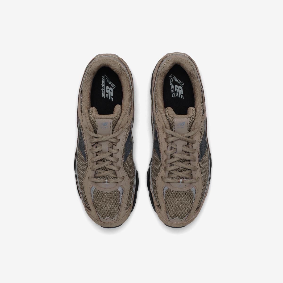 (85)Brown