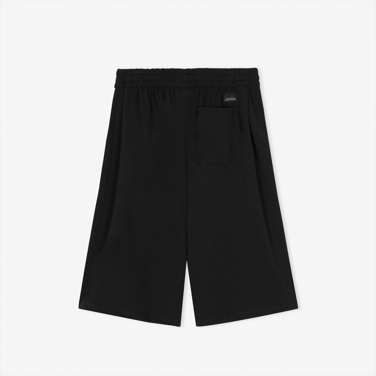(19)Black