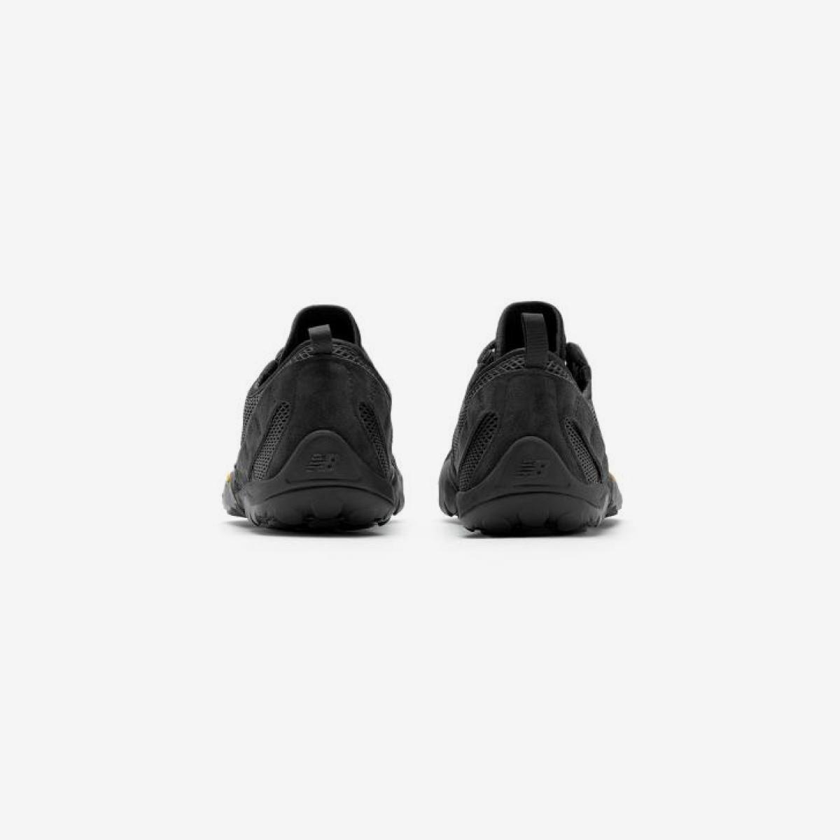 (19)Black