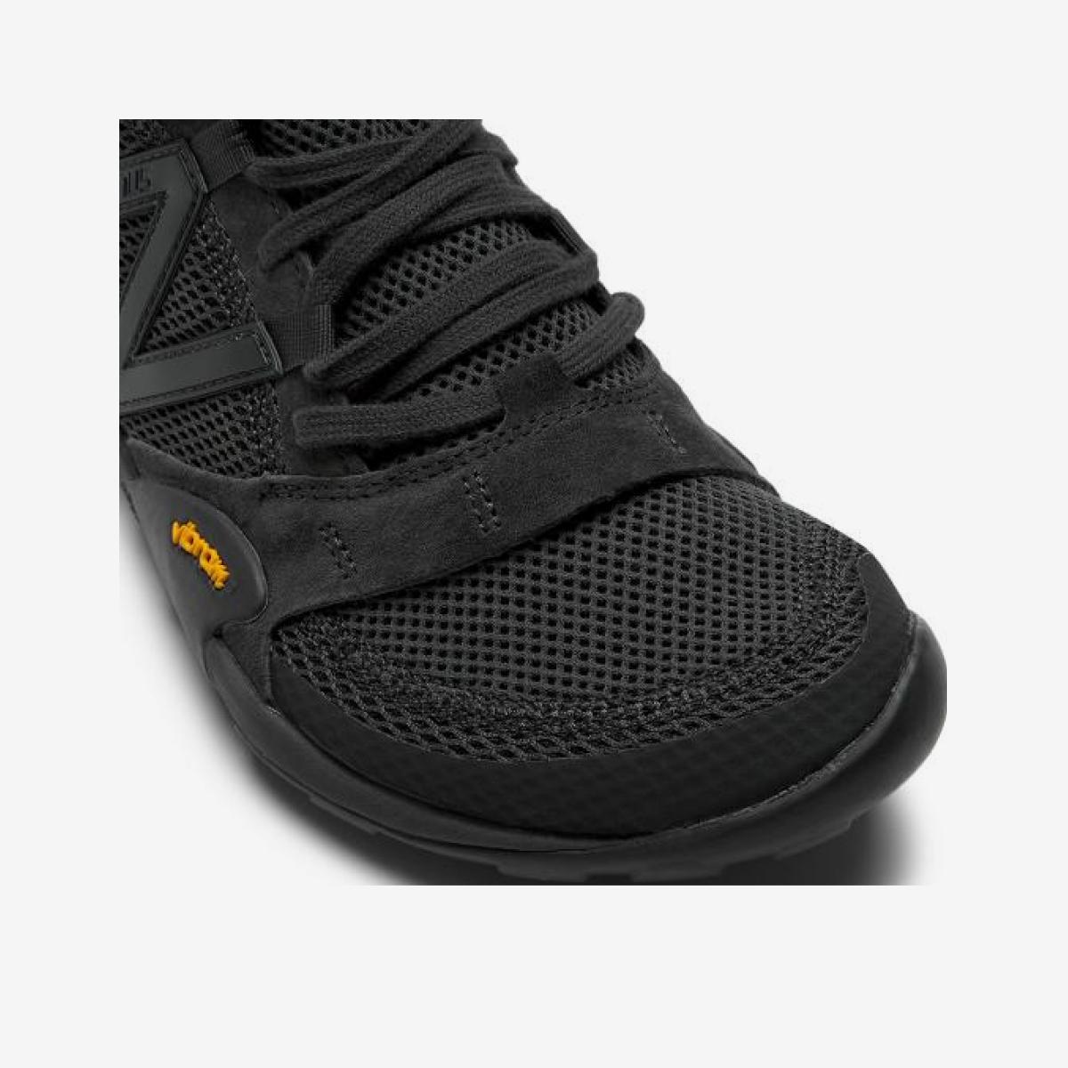 (19)Black