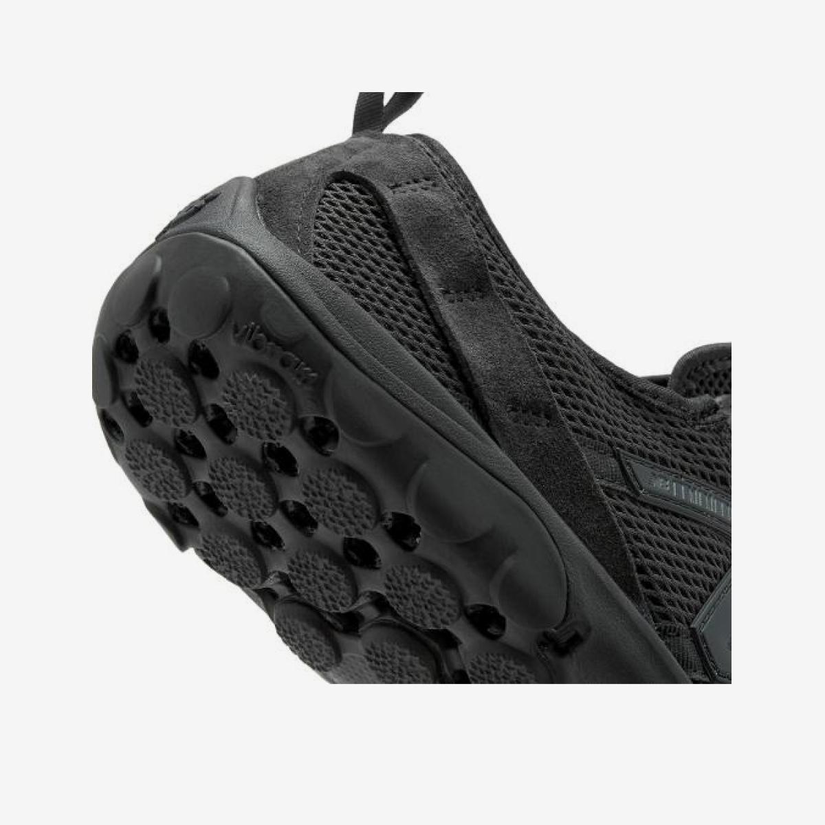 (19)Black