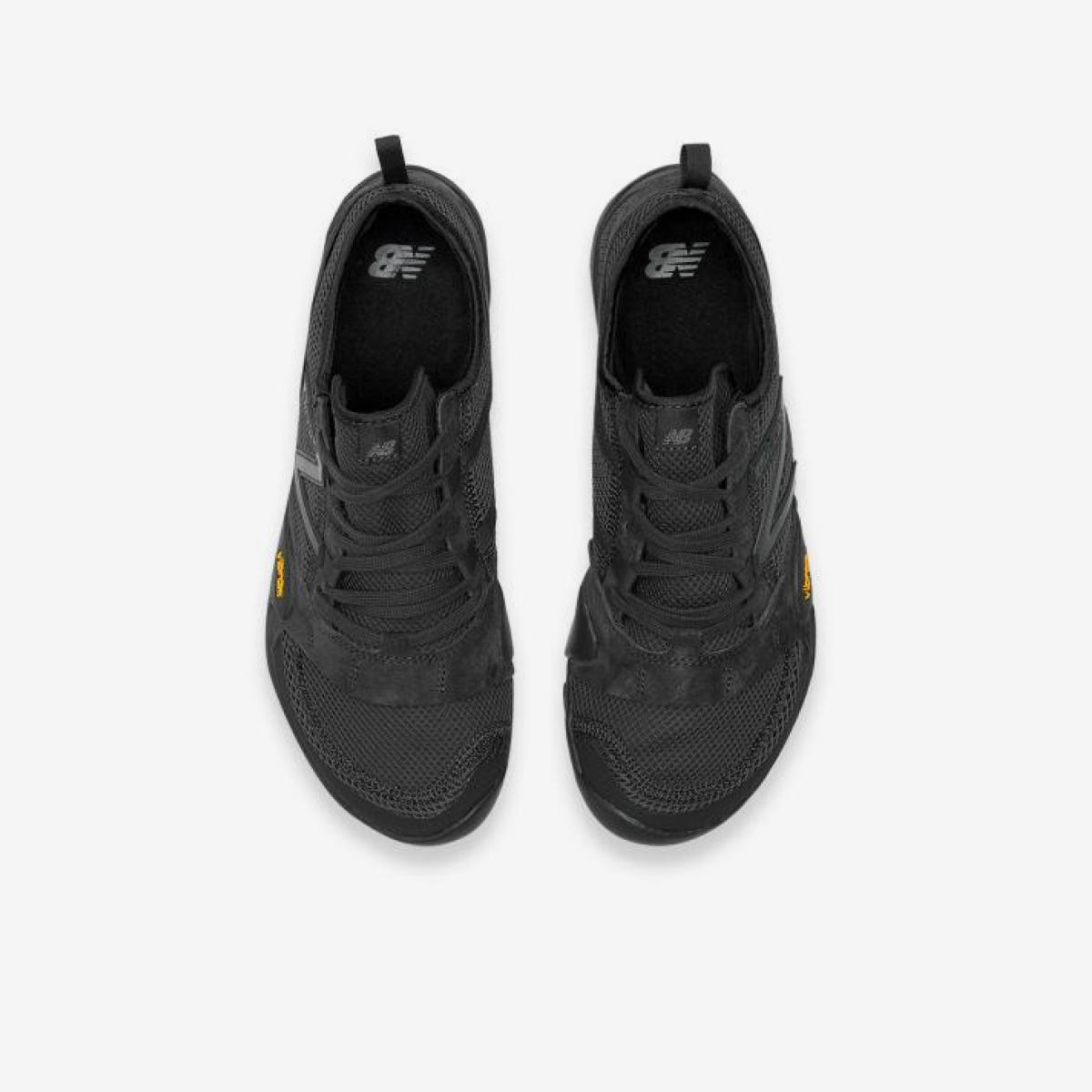(19)Black