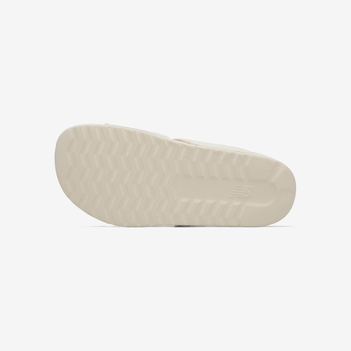 (39)Ivory