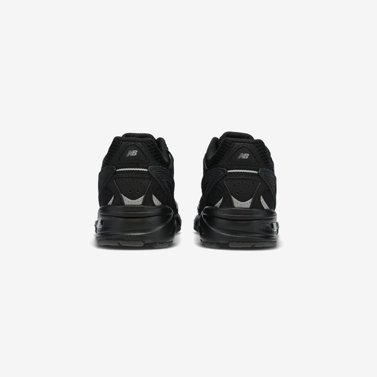 (19)Black