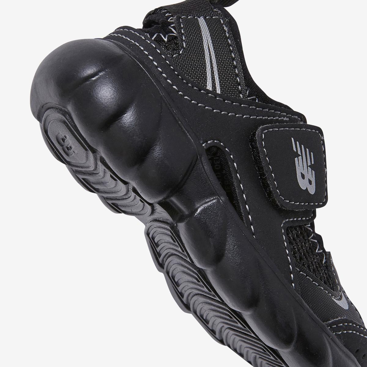 (19)Black
