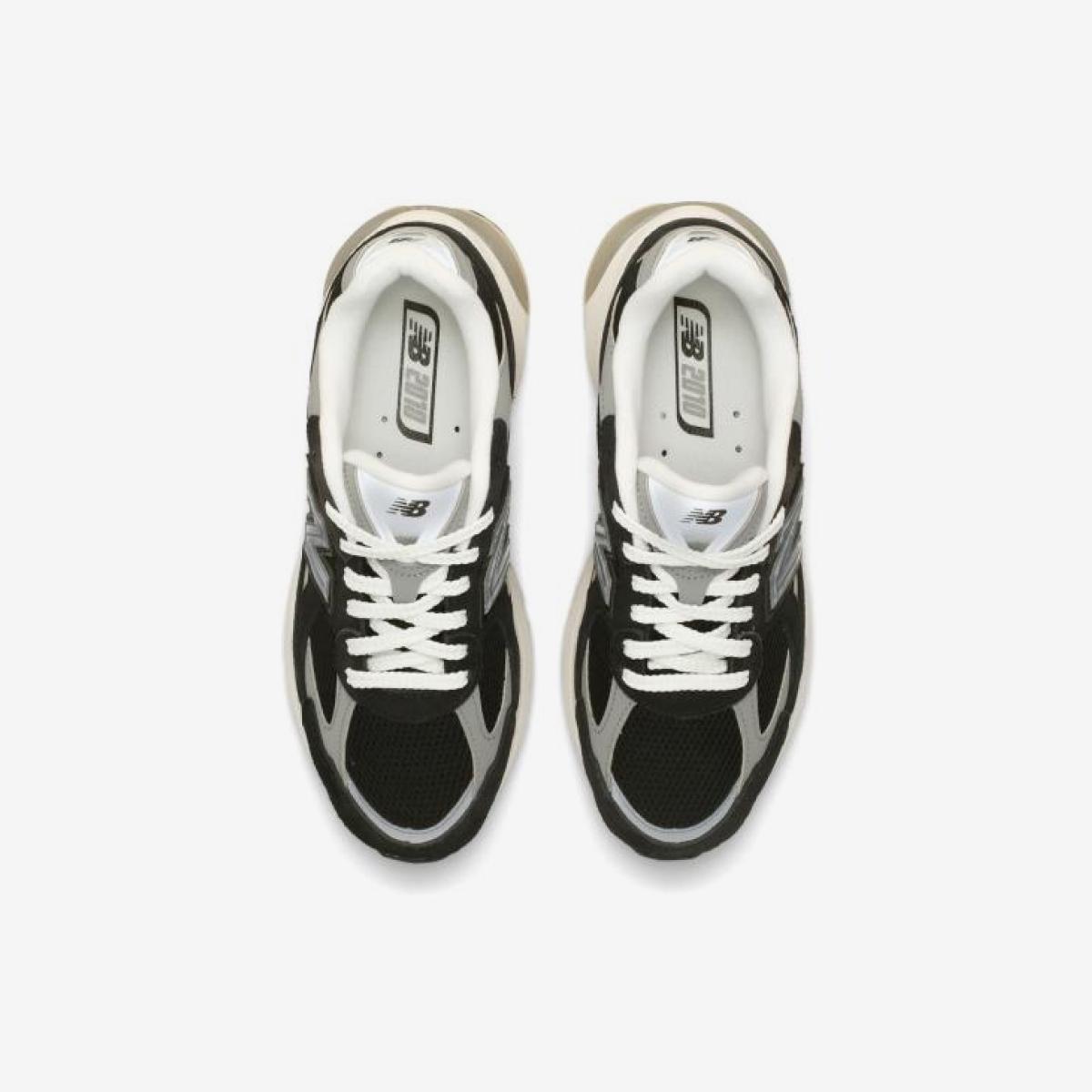 (19)Black