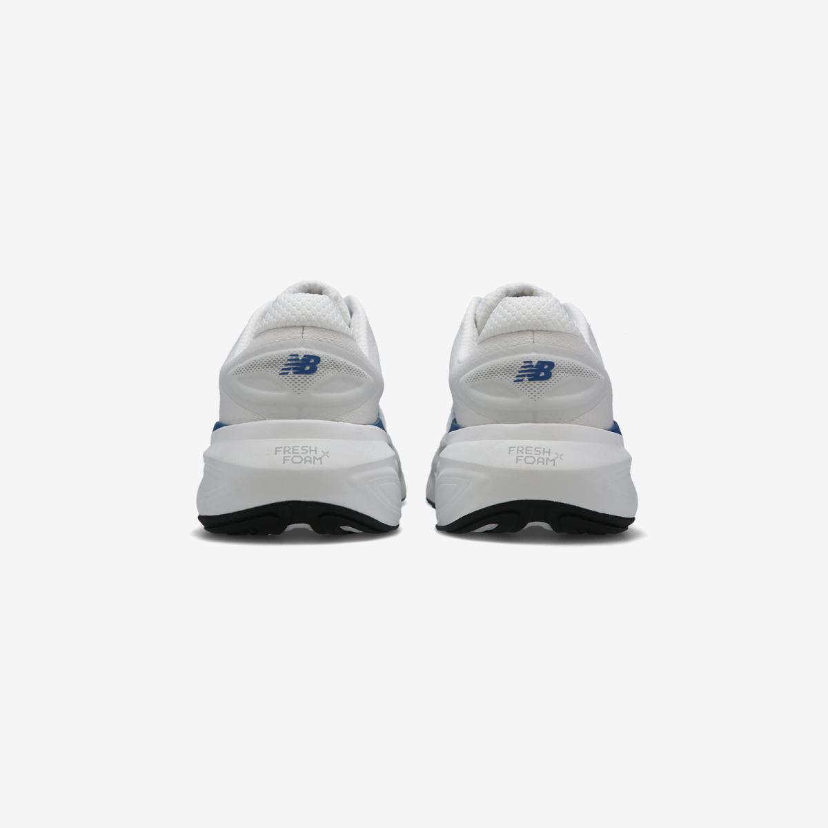 (10)White