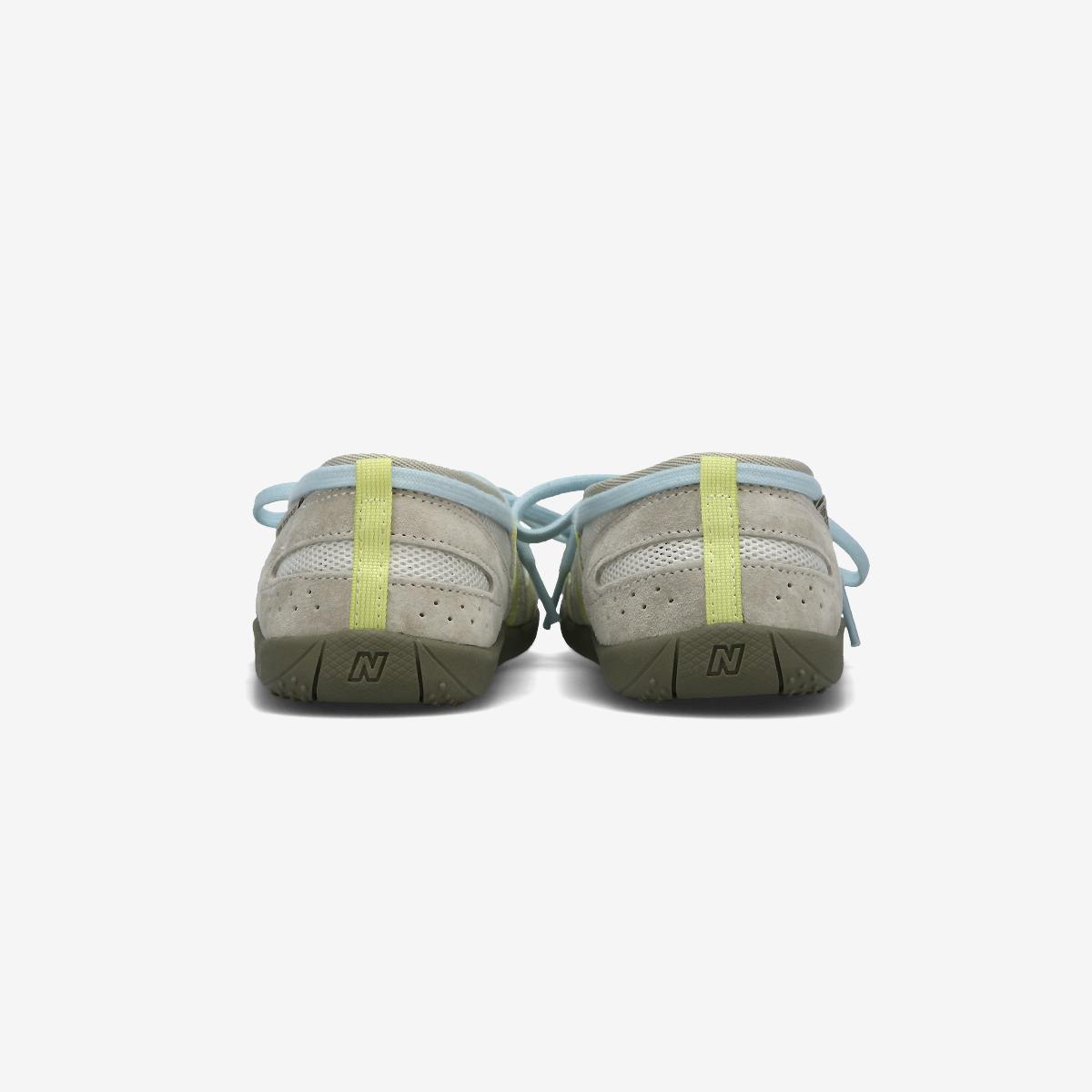 (16)Light Gray