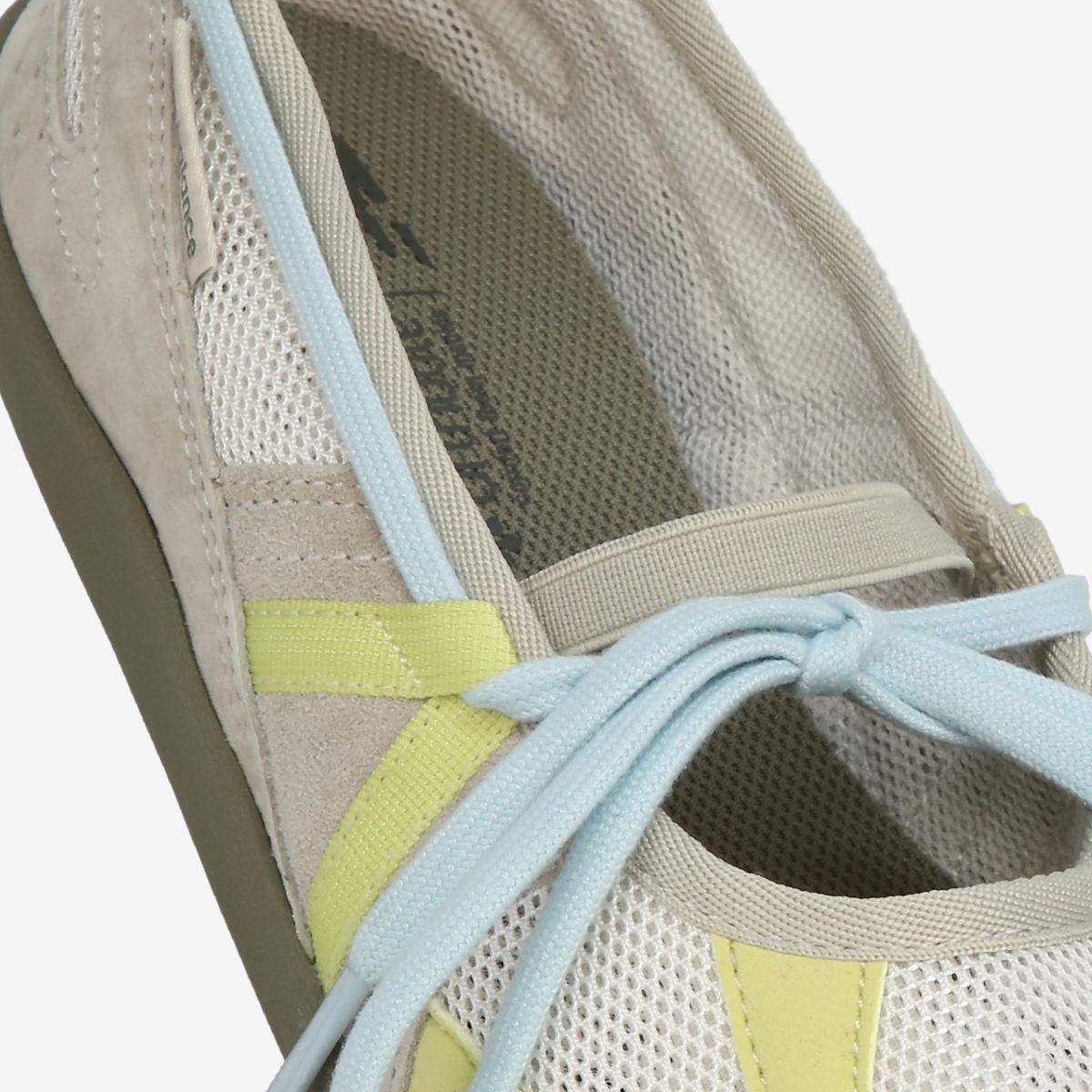 (16)Light Gray