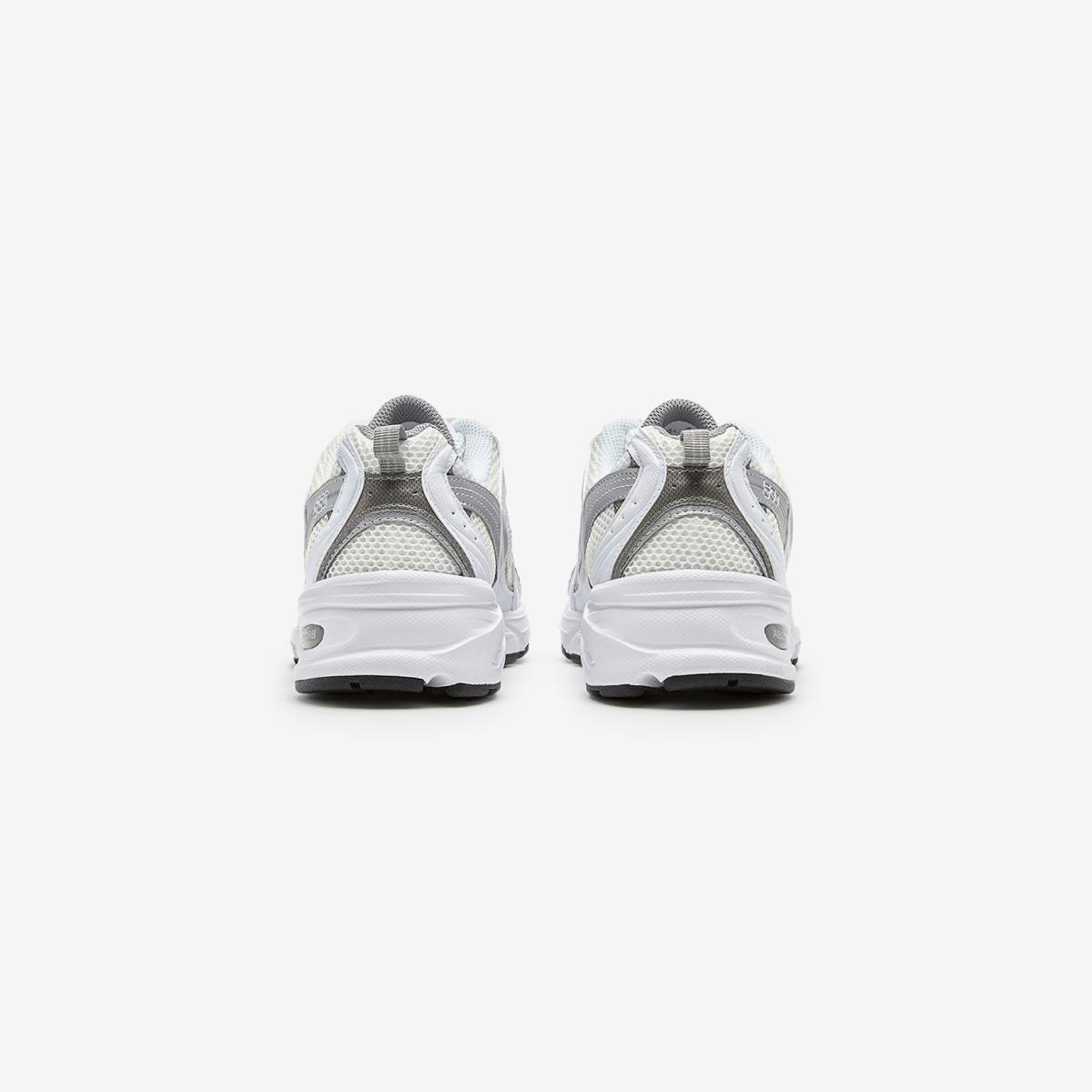 (10)White