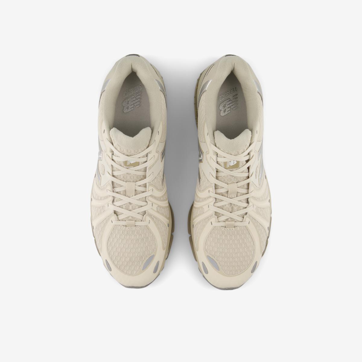 (35)Beige