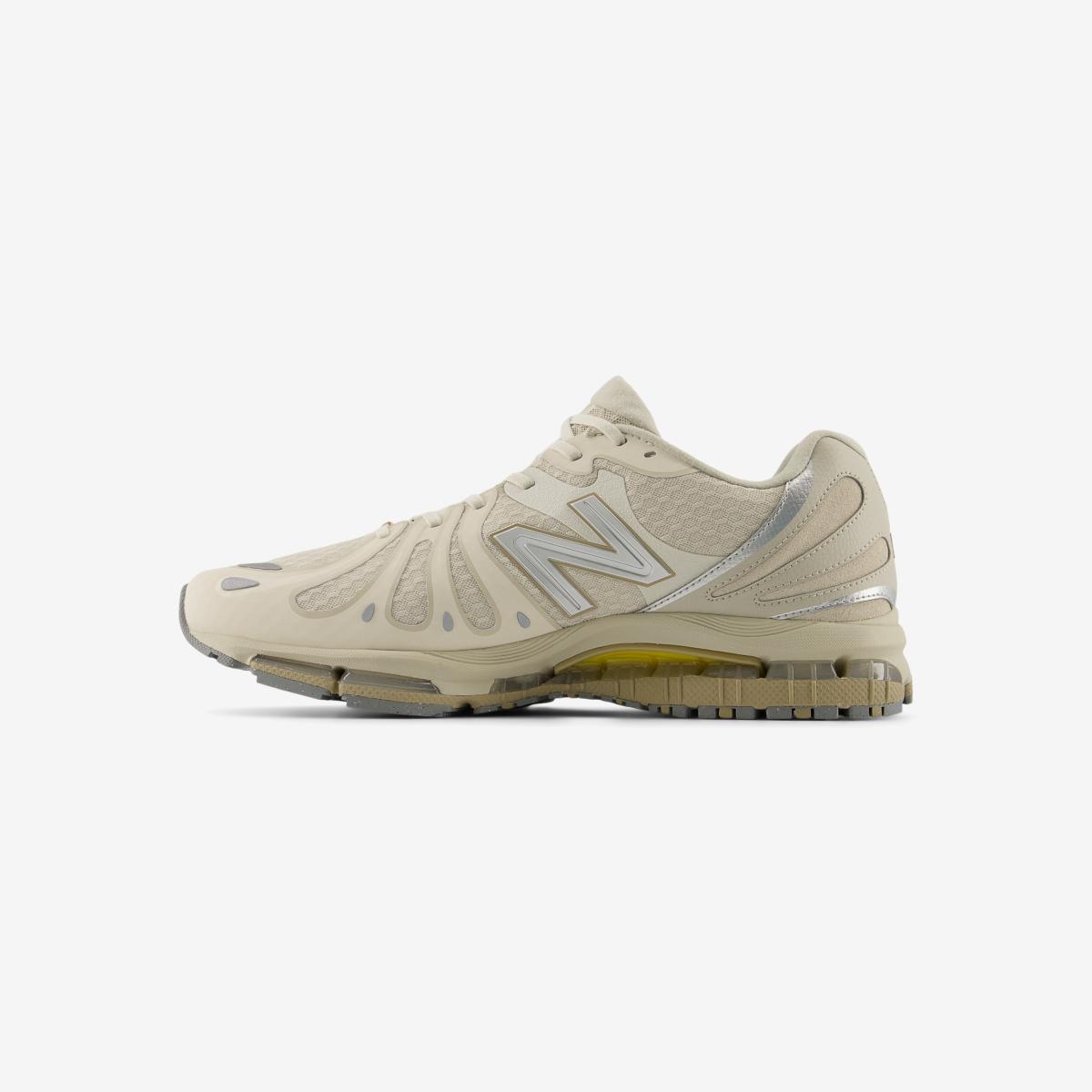 (35)Beige
