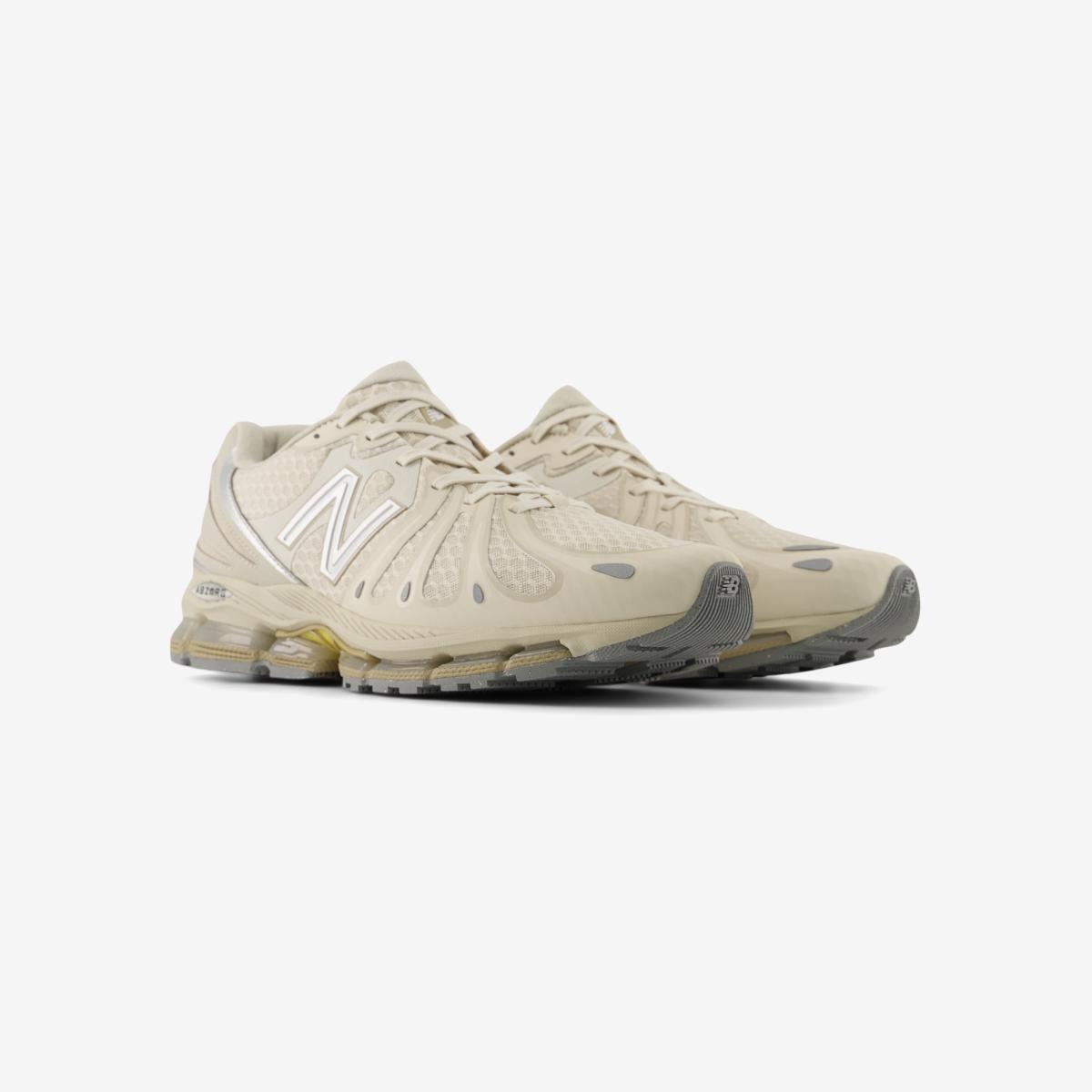(35)Beige
