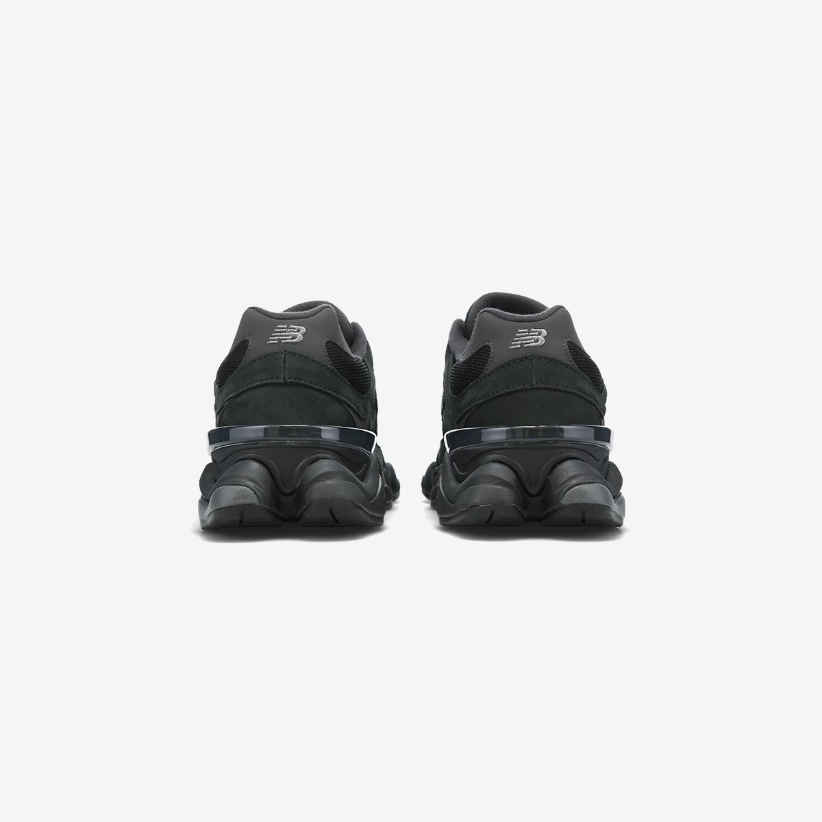 (19)Black
