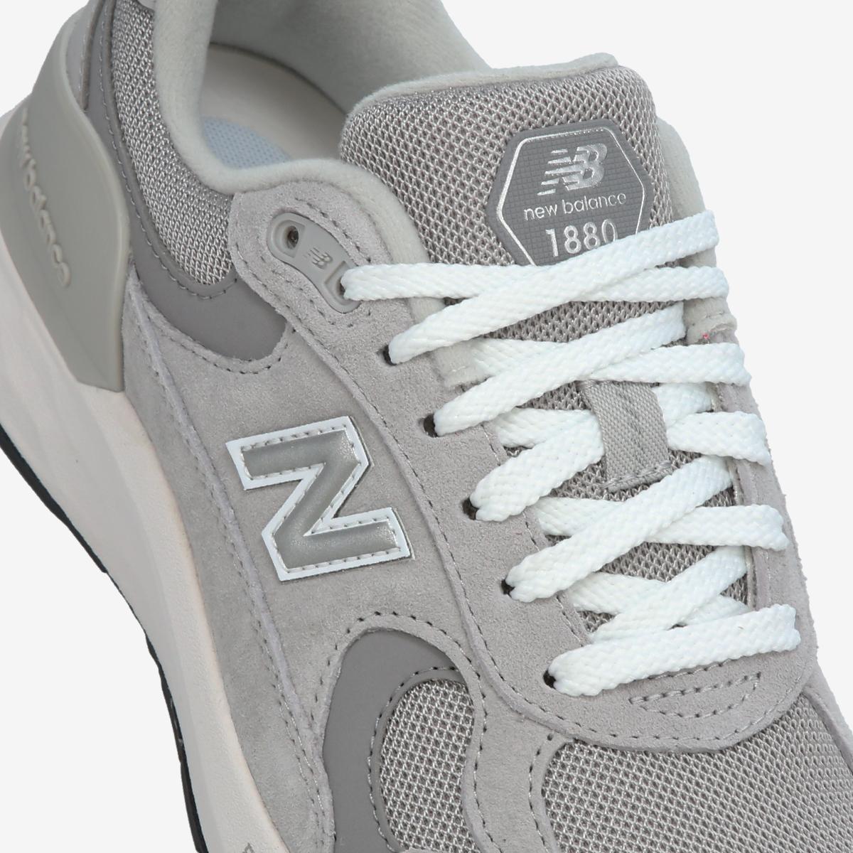 (16)Light Gray