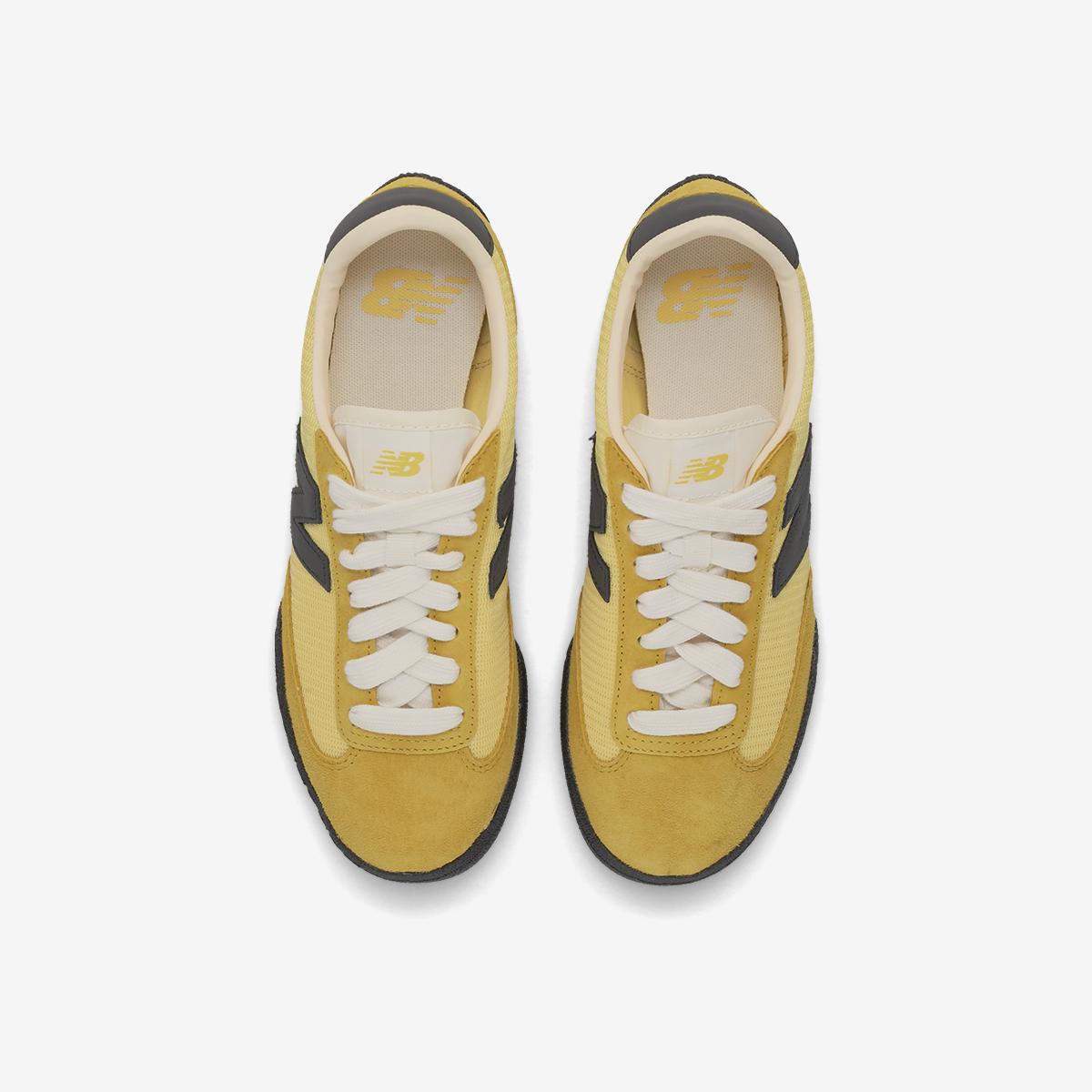 (30)Yellow
